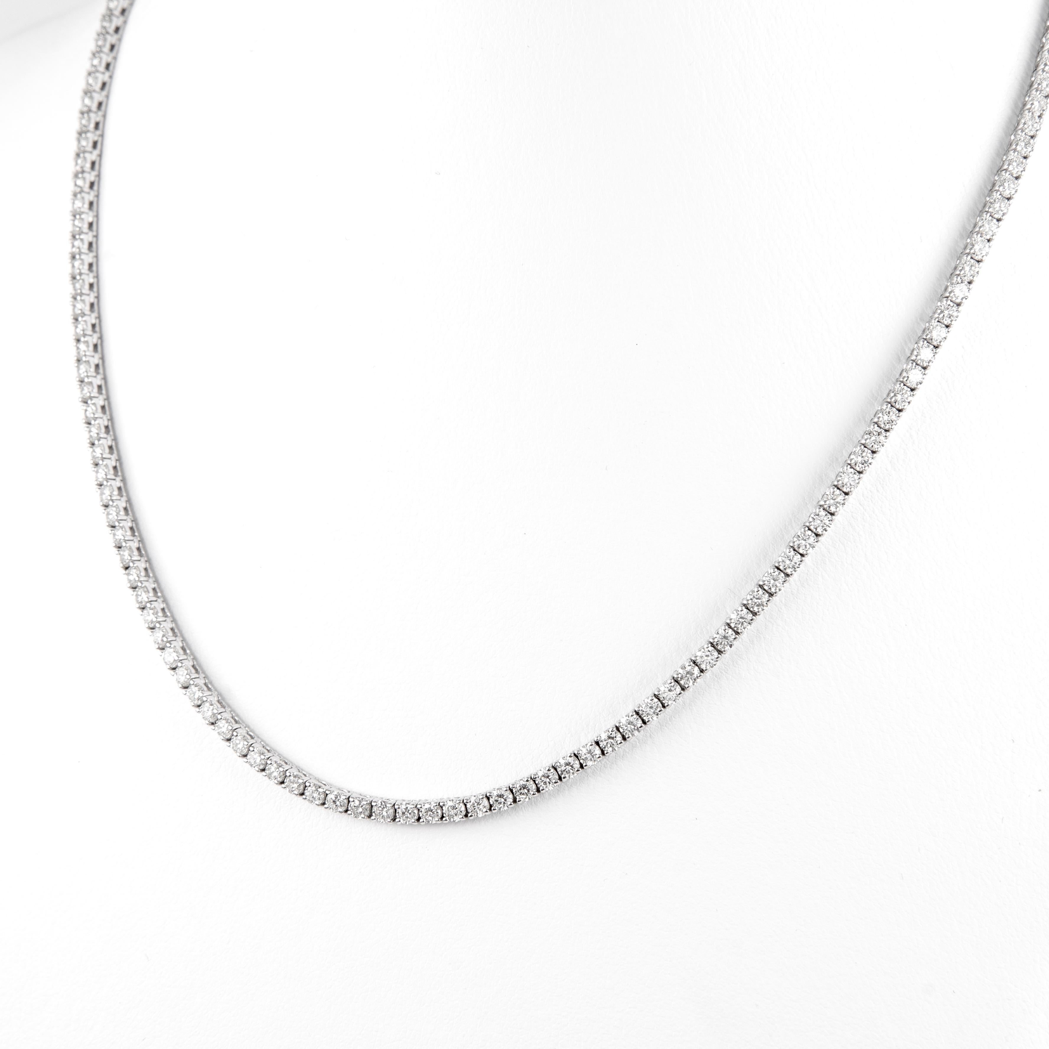 Alexander Beverly Hills Tennis-Halskette aus 18 Karat Weißgold mit 8,56 Karat Diamanten (Rundschliff) im Angebot