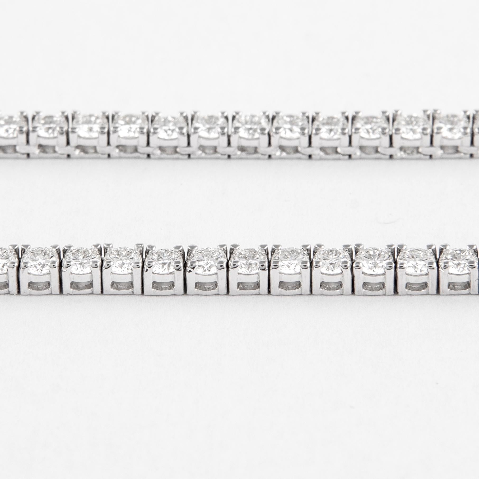 Alexander Beverly Hills Tennis-Halskette aus 18 Karat Weißgold mit 8,56 Karat Diamanten Damen im Angebot