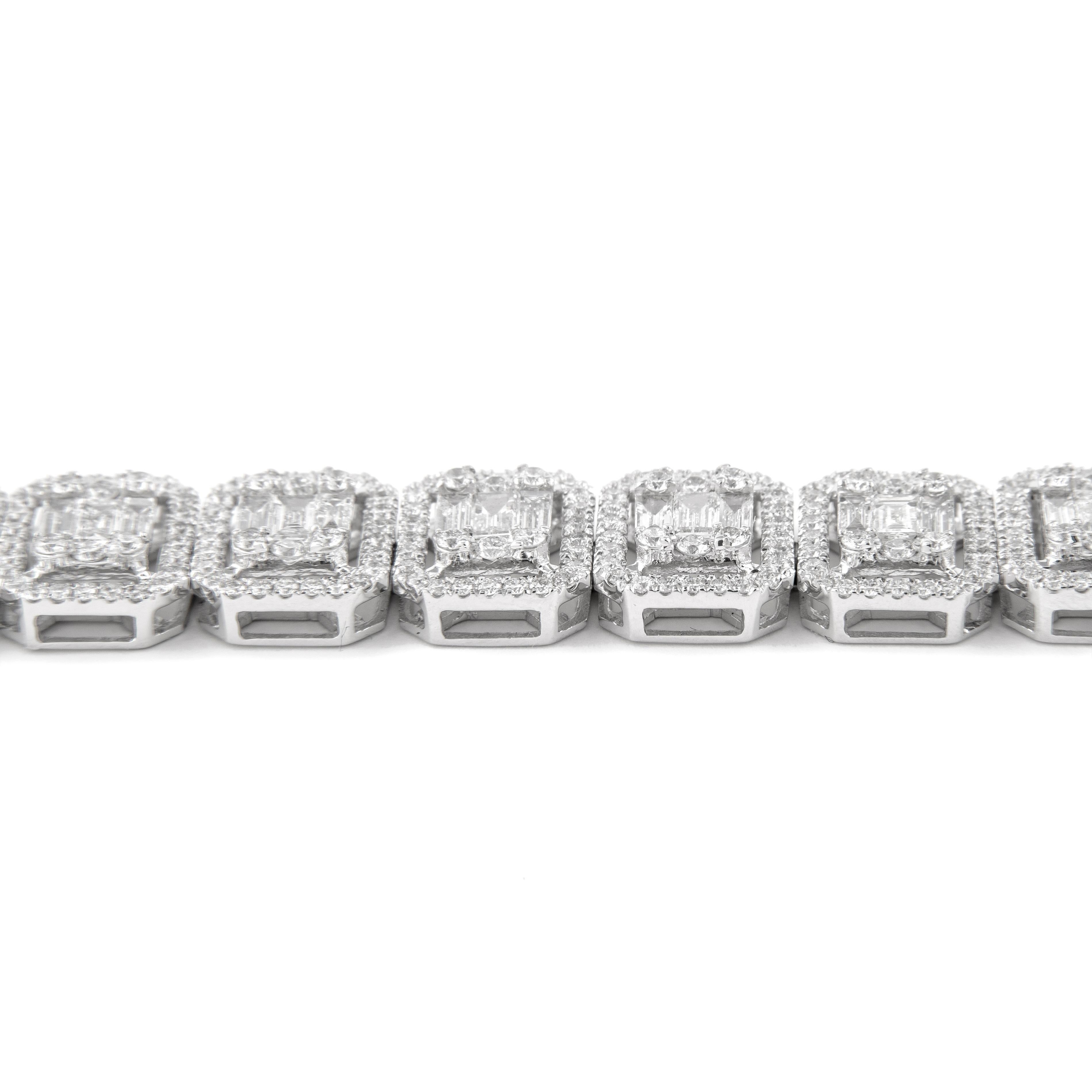 Alexander Beverly Hills Pulsera de oro blanco de 18 quilates con juego de diamantes ilusión de 9,06 quilates Contemporáneo en venta