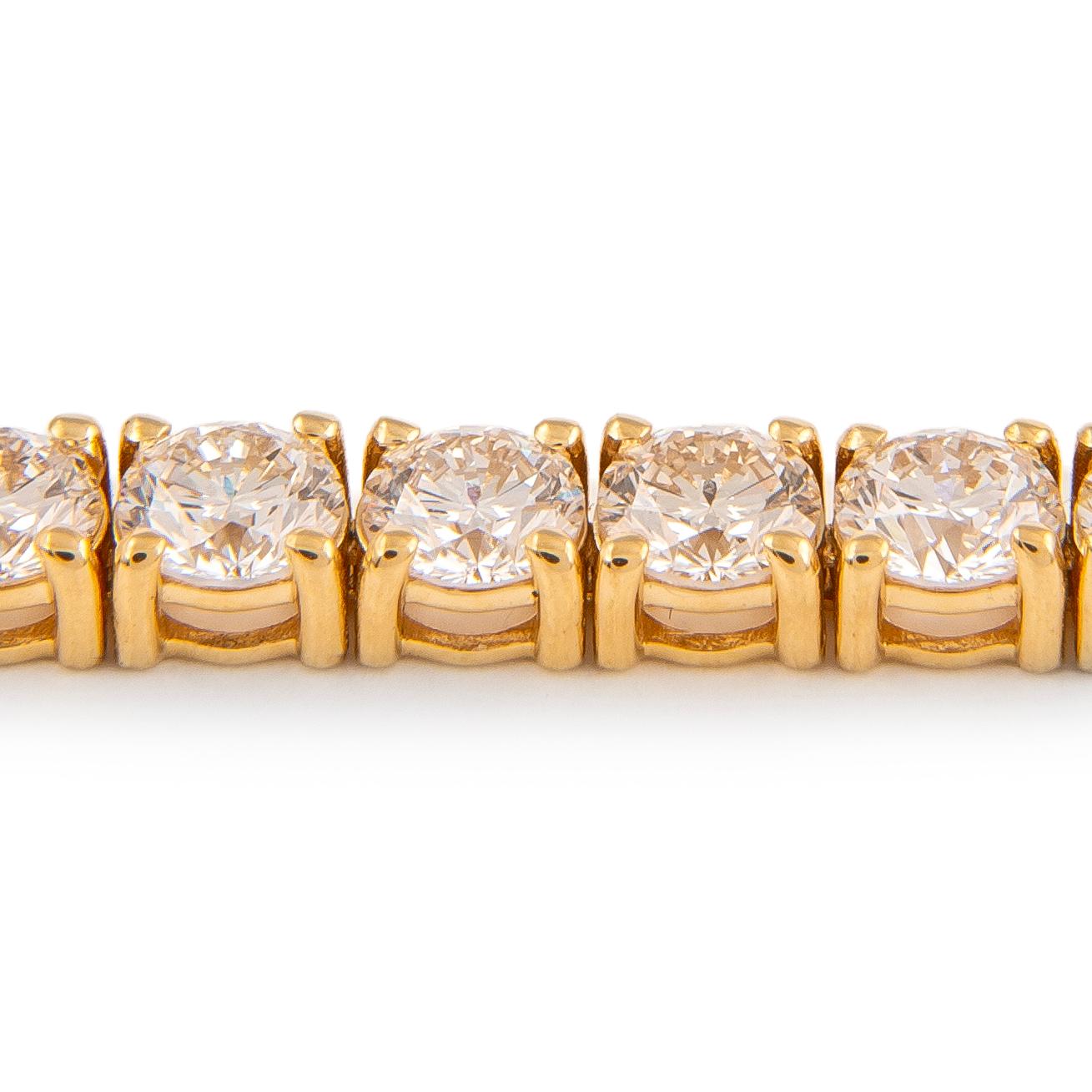 Round Cut Alexander 9.52 Carats Diamond Tennis Bracelet 18-Karat Yellow Gold For Sale