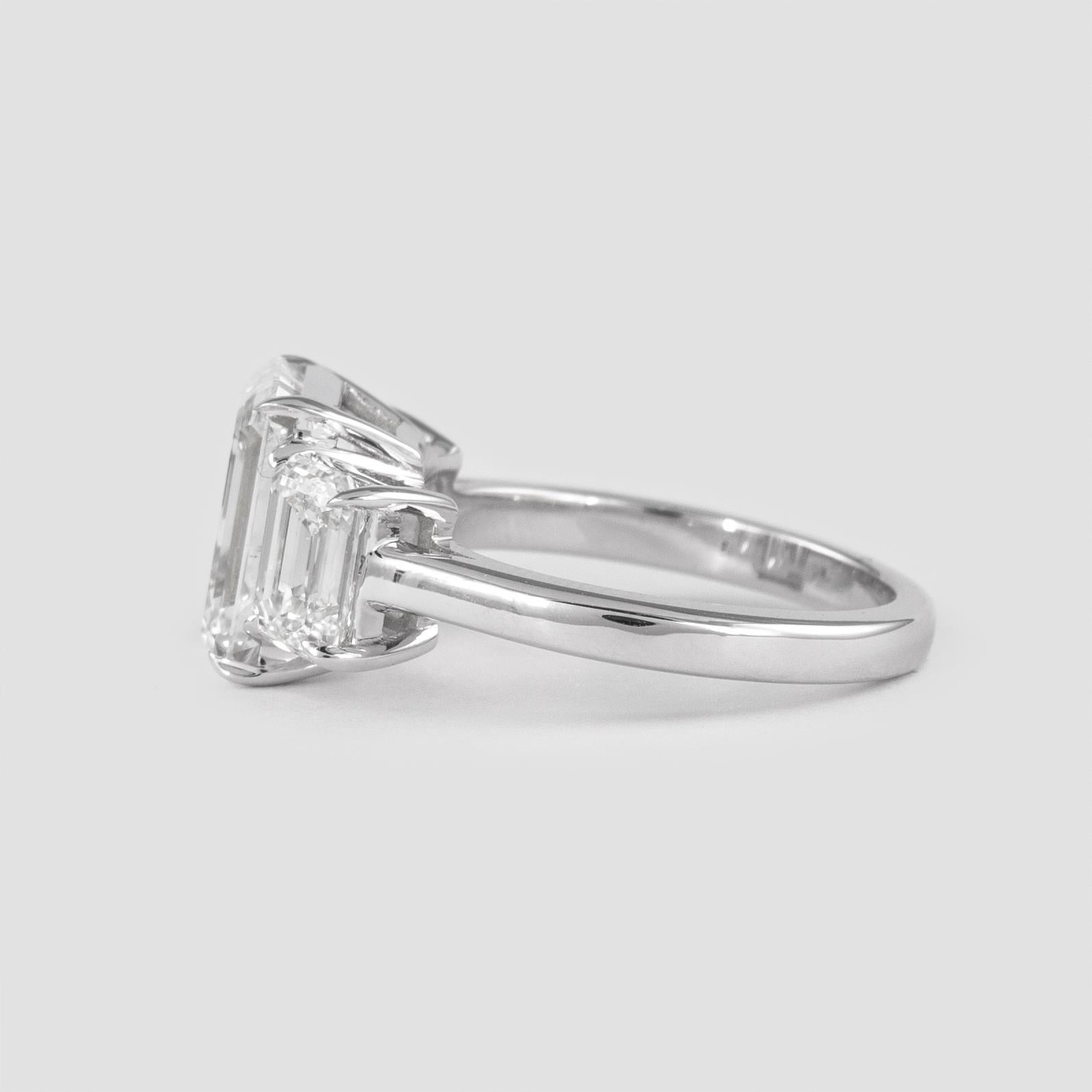 Modern Alexander All GIA 4.01 Carat with 2.00 Carat Emerald Cut Diamonds Ring 18k For Sale