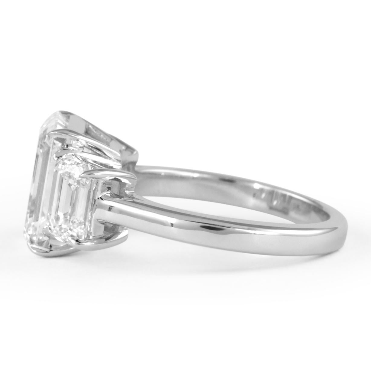 Modern Alexander Beverly Hills All GIA 4.01ct with 2.00ct Emerald Cut Diamonds Ring 18k For Sale