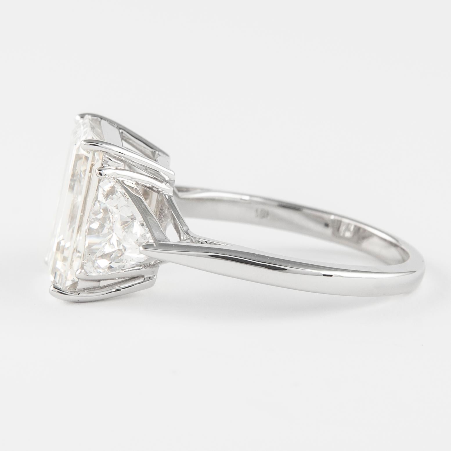 Alexander All GIA Certified 5,20 Carat Emerald Cut Diamond Three-Stone Ring 18k In condizioni Nuovo in vendita a BEVERLY HILLS, CA