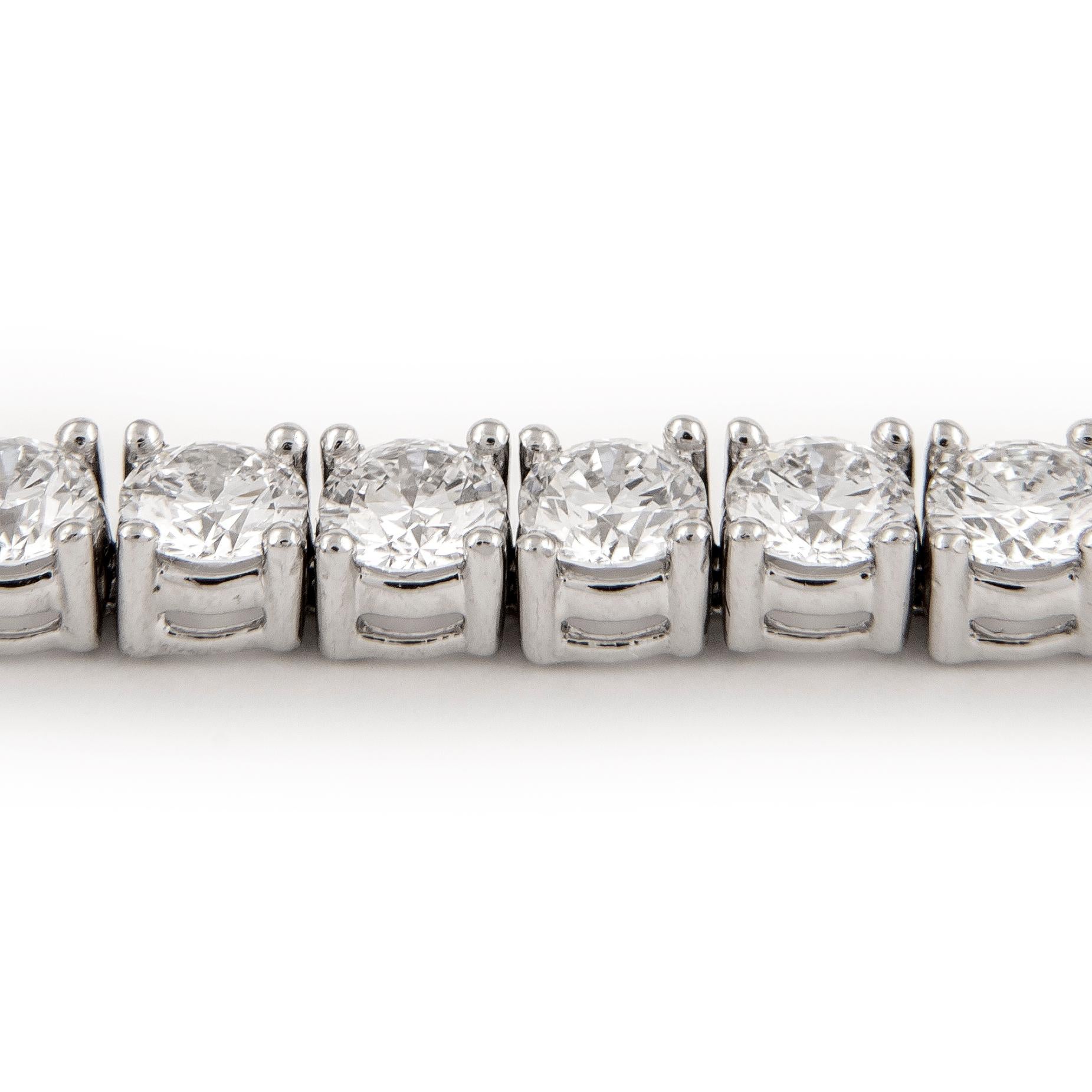 Taille ronde Alexander All GIA D VS2 Bracelet tennis en platine avec diamants 11,85 carats en vente