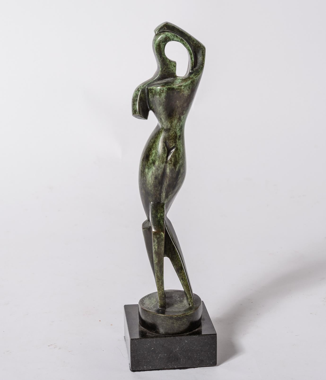 Alexander Archipenko (dopo) Scultura
Bronzo con patina Verdi Gris
Firmato Archipenko
La scultura poggia su una base di marmo di 4 