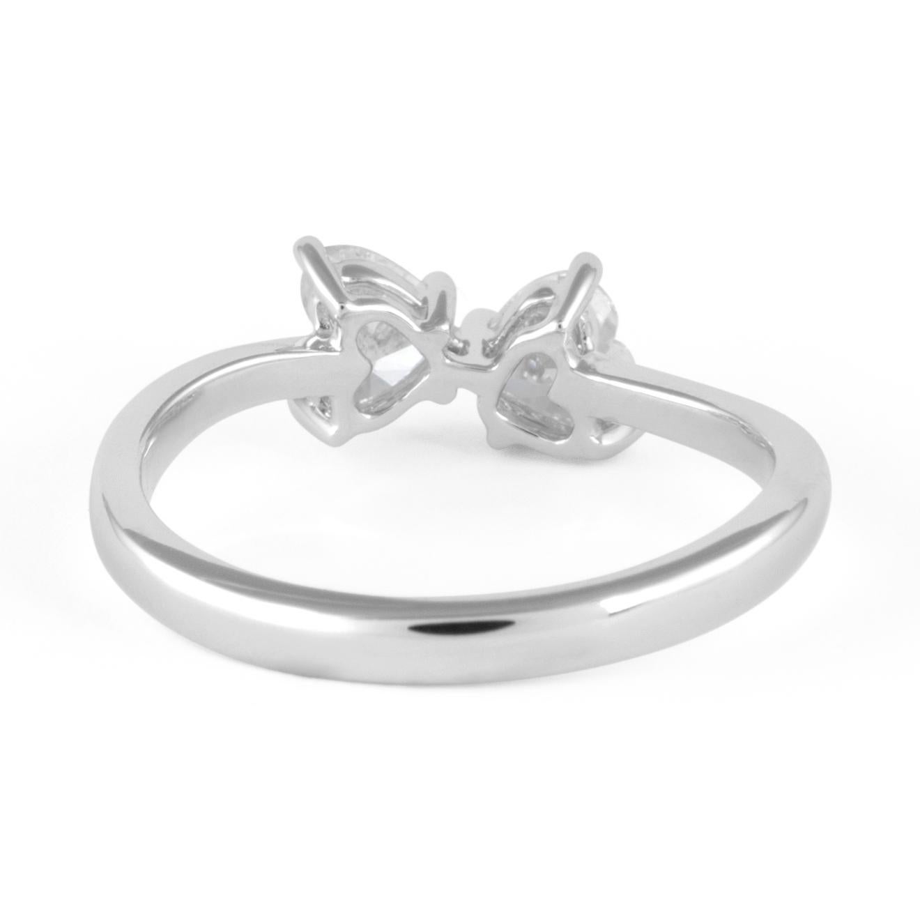 Alexander Beverly Hills 0,85ct Herz Form Diamant Toi Et Moi Ring 18k (Herzschliff) im Angebot