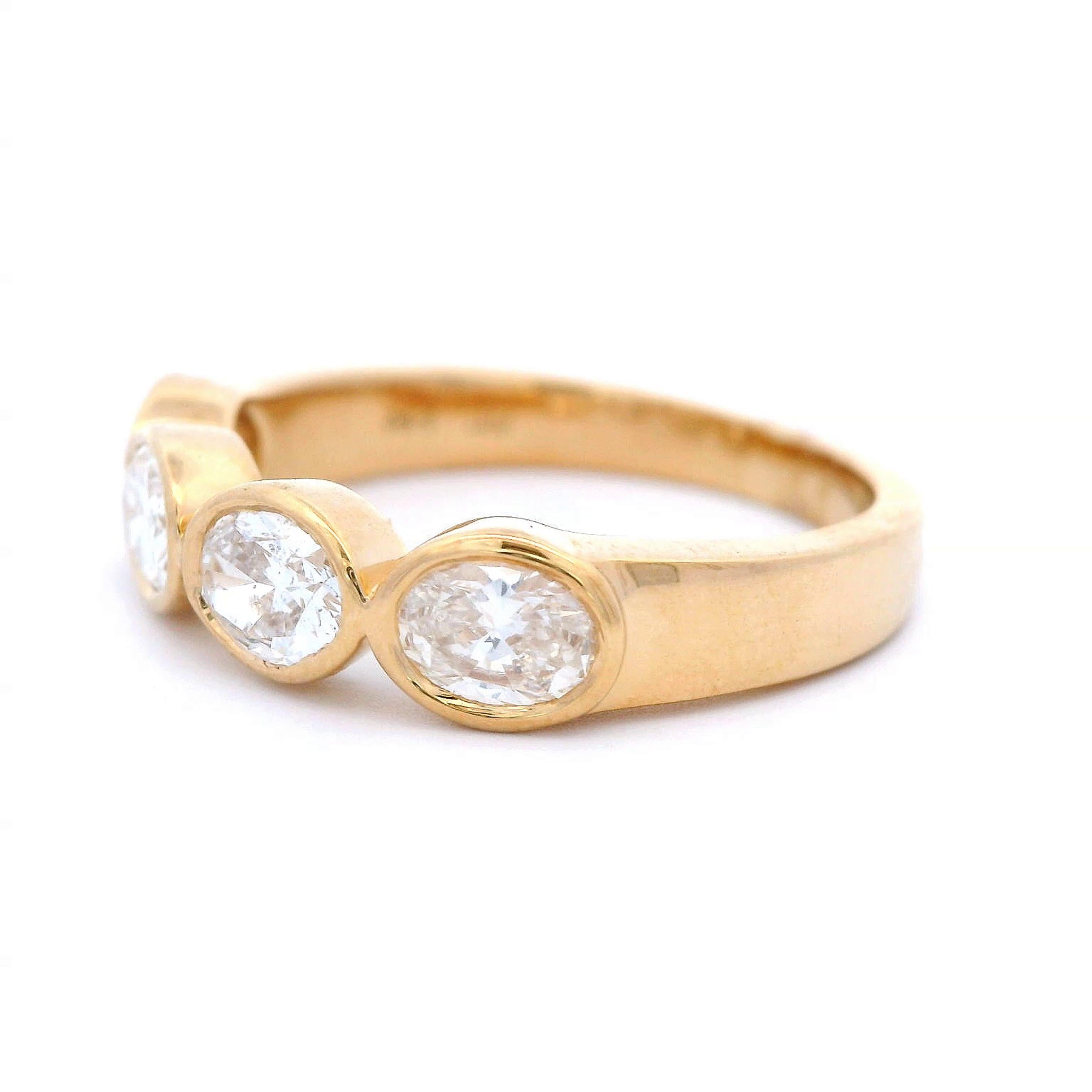 Contemporary Alexander Beverly Hills 1.01ct Oval Diamond Half Eternity Band 18k Yellow Gold For Sale