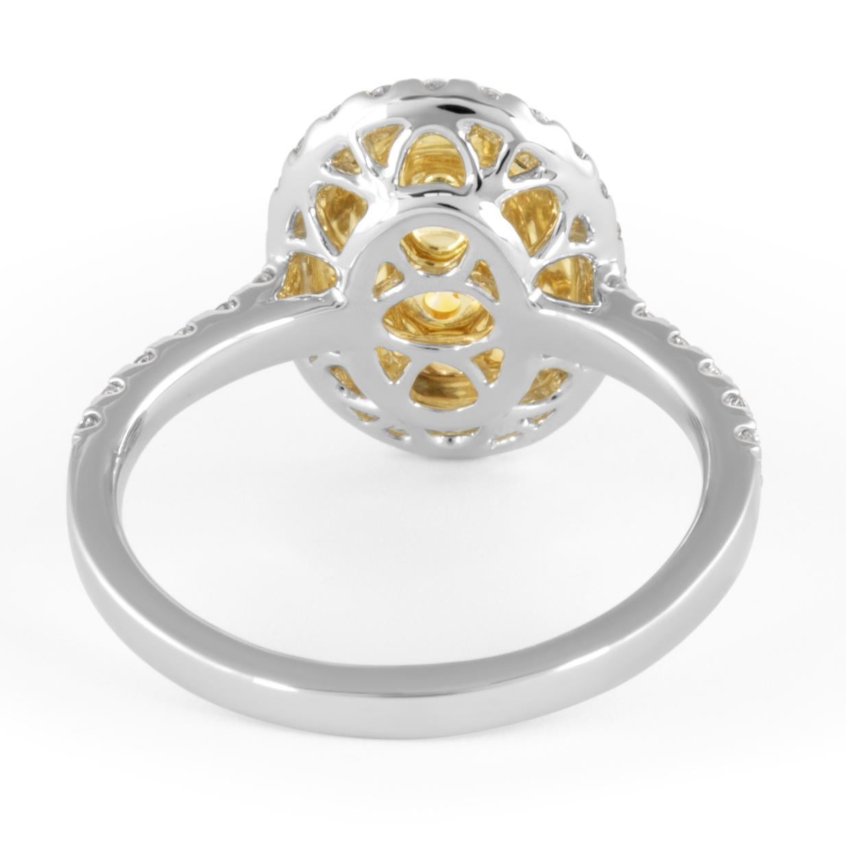Taille ovale Alexander Beverly Hills 1.02ct Oval Fancy Yellow Diamond Ring 18k Two Tone (bague à deux tons) en vente