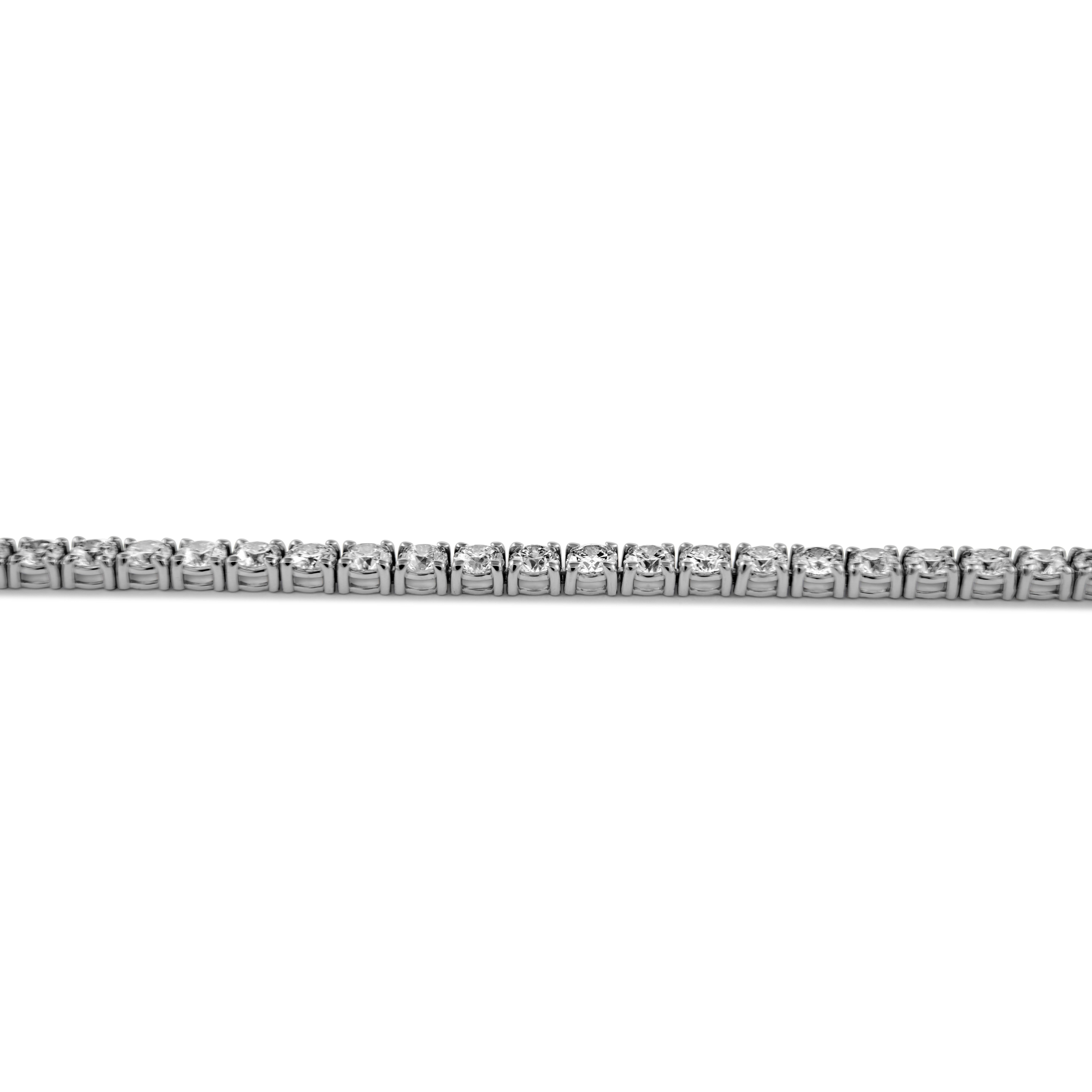 Alexander Beverly Hills Tennisarmband aus 18 Karat Weißgold mit 10,49 Karat Diamanten (Rundschliff) im Angebot