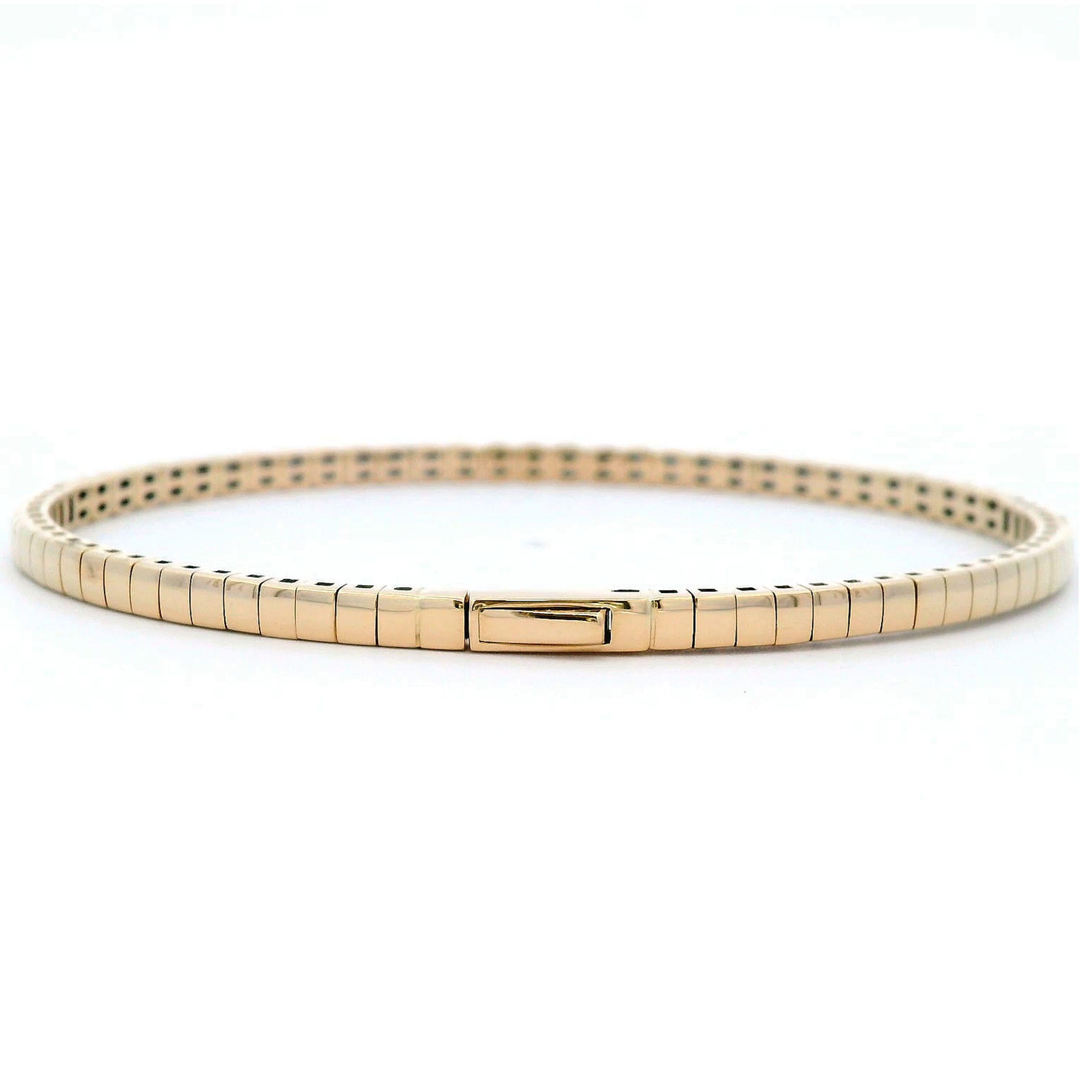 Exquisites, perfekt abgestuftes, mehrfarbiges Regenbogen-Saphir-Tennis-Flexi-Armband von Alexander Beverly Hills.
31 runde Saphire, insgesamt 1,12 Karat. Vier Zacken in 14k Gelbgold, 8,98 Gramm, 7,5 Zoll.
Auf Anfrage wird eine aktuelle digitale