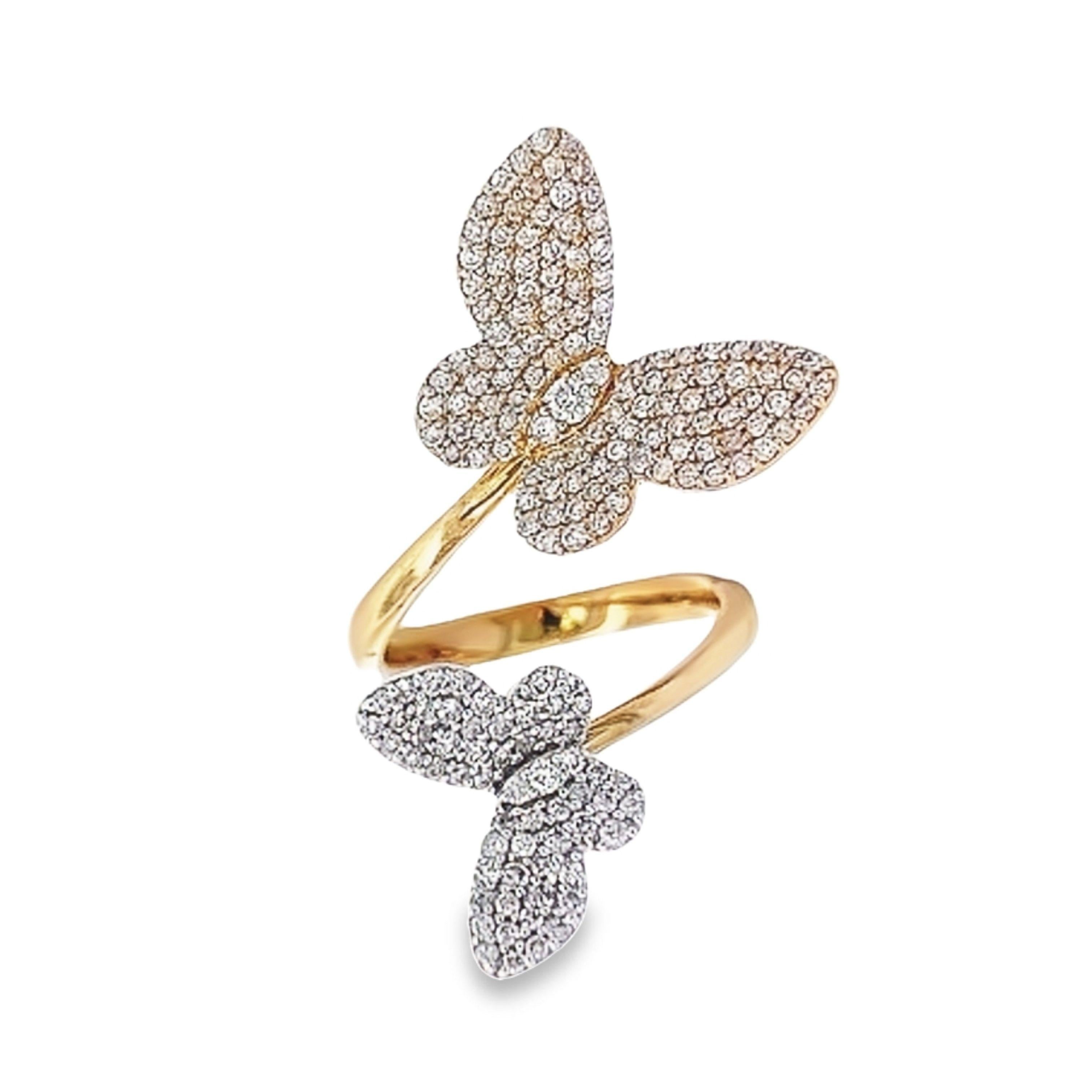 Stupendo anello bypass moderno con motivo a foglie, di Alexander Beverly Hills.
178 diamanti rotondi, 1,13 carati. Colore circa G/H e purezza SI. Oro bianco 18 carati, 8,67 grammi, misura attuale dell'anello 6,5.
Su richiesta, una volta acquistato,