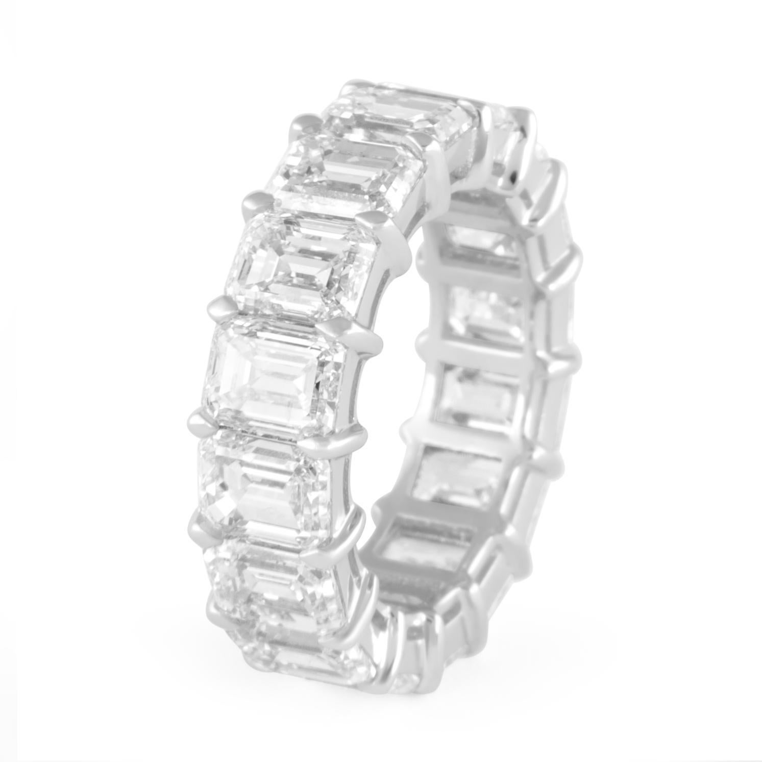Alexander Beverly Hills 11.66ct Smaragd Schliff Diamant Eternity Band 18k s.6.5 (Zeitgenössisch) im Angebot