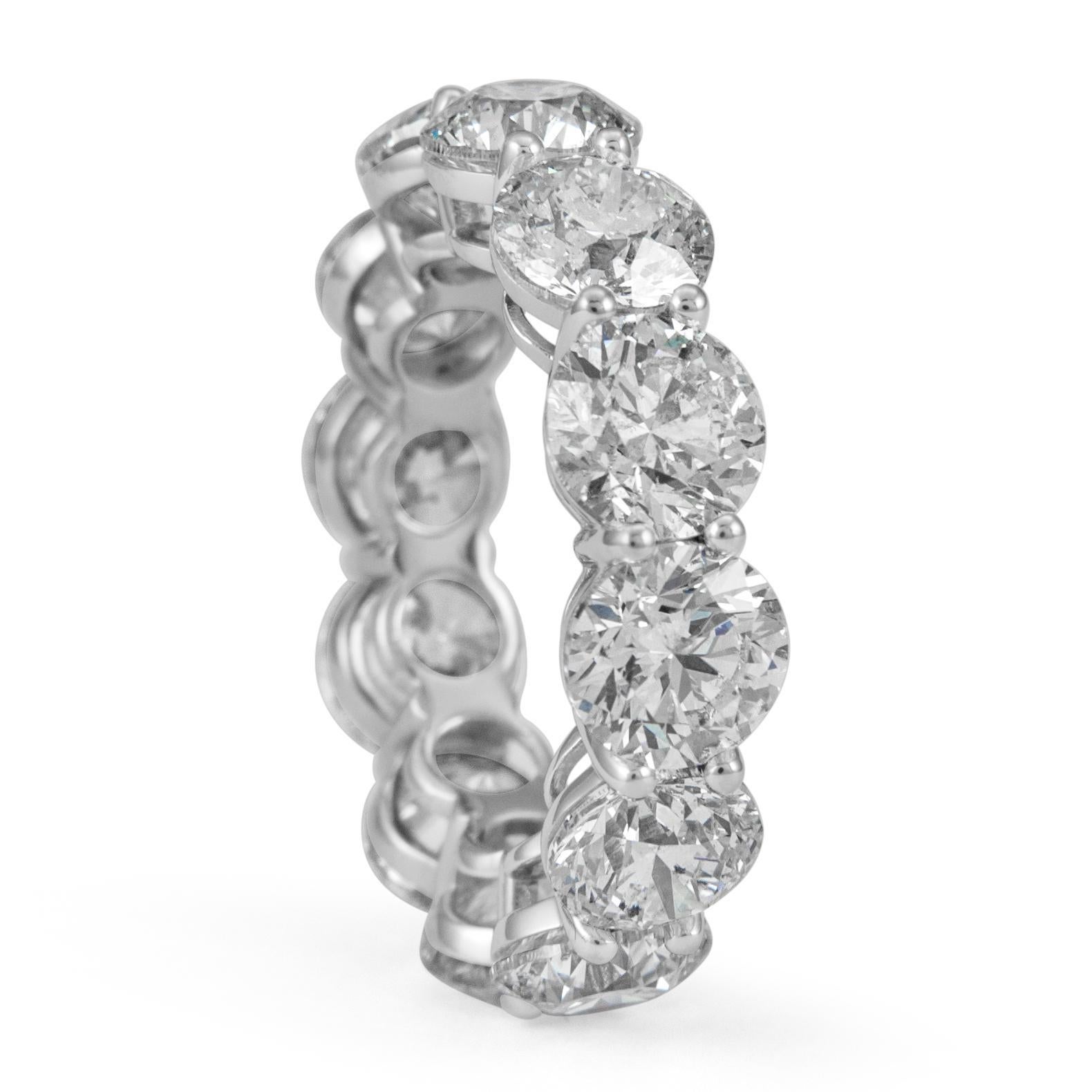 Contemporaneo Alexander Beverly Hills 12,03 carati di diamanti rotondi per l'eternità 'Avg 1ct Each' 18k 6 in vendita