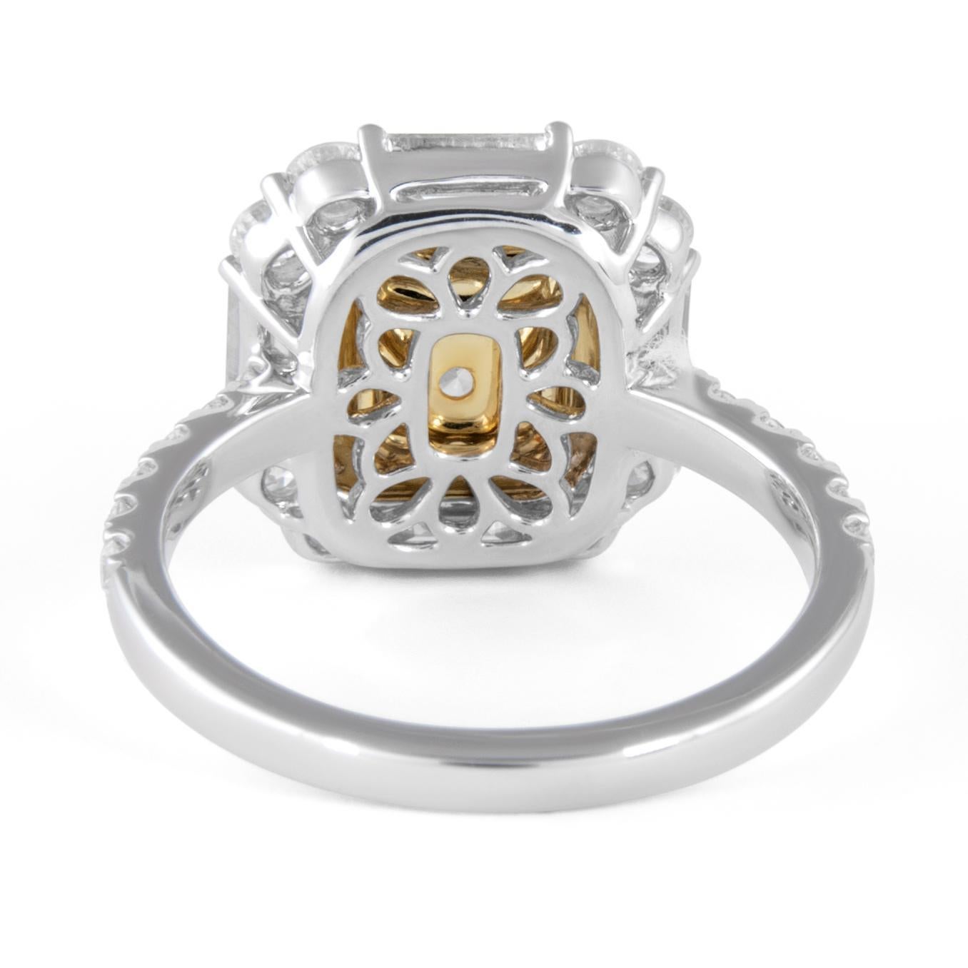 Alexander Beverly Hills Anillo de diamantes amarillos fantasía de 1,20 ct 18k Dos tonos Corte cojín en venta