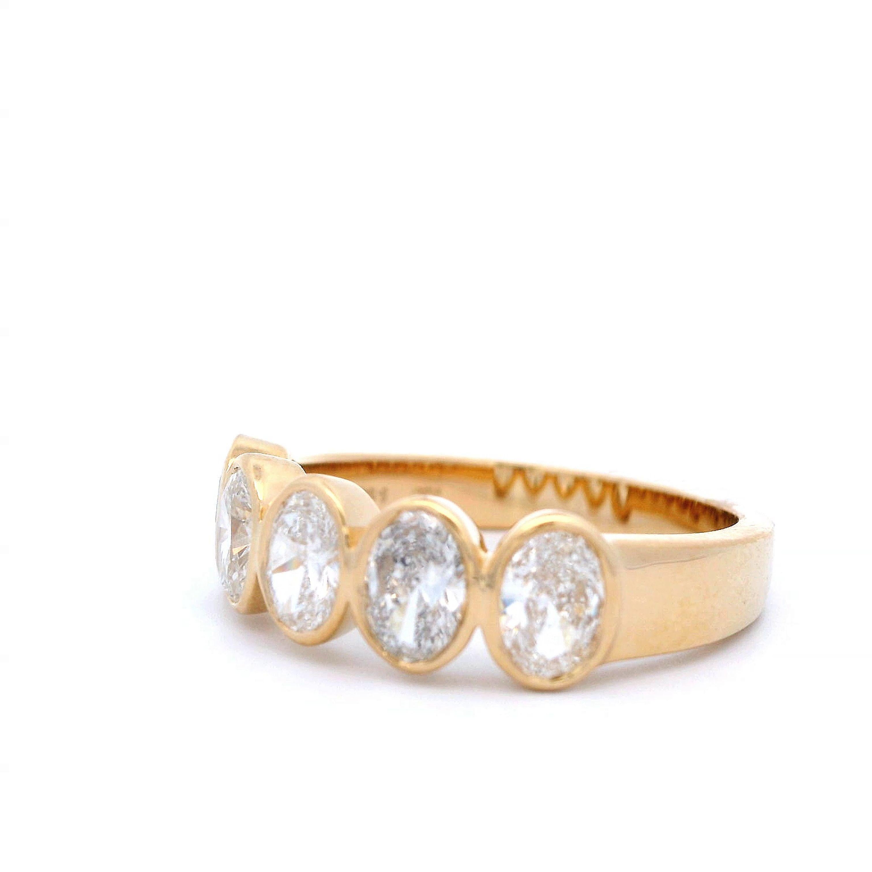 Contemporary Alexander Beverly Hills 1.25ct Oval Diamond Half Eternity Band 18k Yellow Gold For Sale
