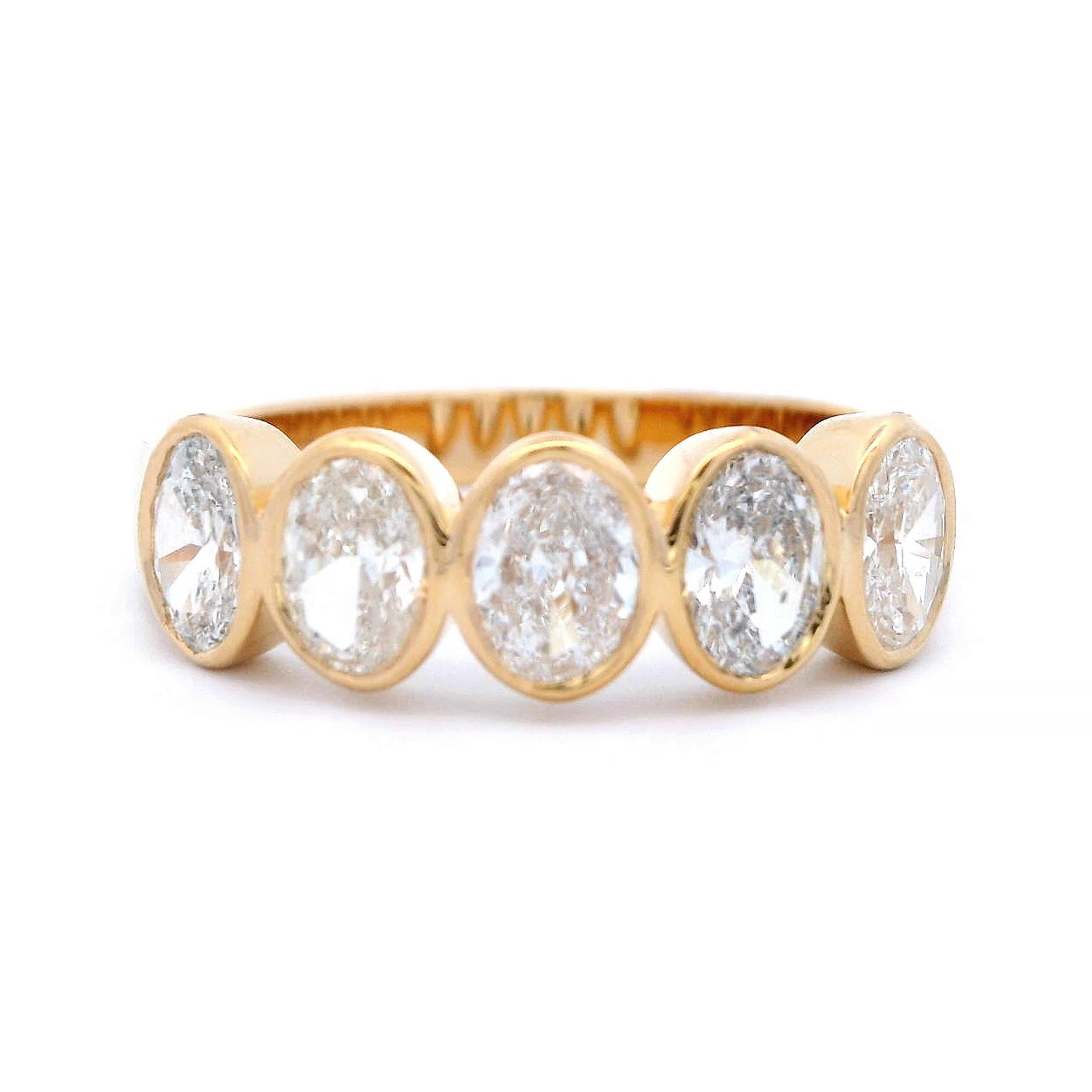 Oval Cut Alexander Beverly Hills 1.25ct Oval Diamond Half Eternity Band 18k Yellow Gold For Sale