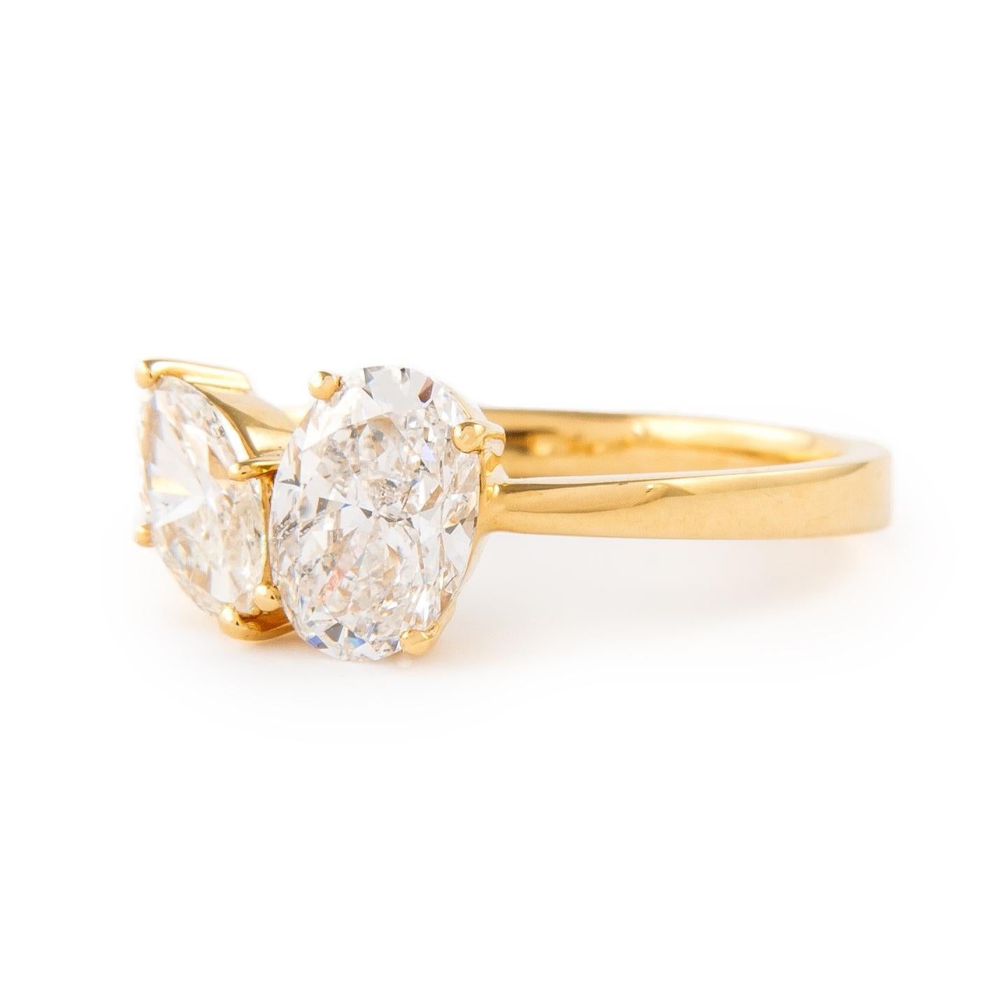 Contemporary Alexander Beverly Hills 1.43ct Oval & Marquise Diamond Toi Et Moi Ring 18k For Sale