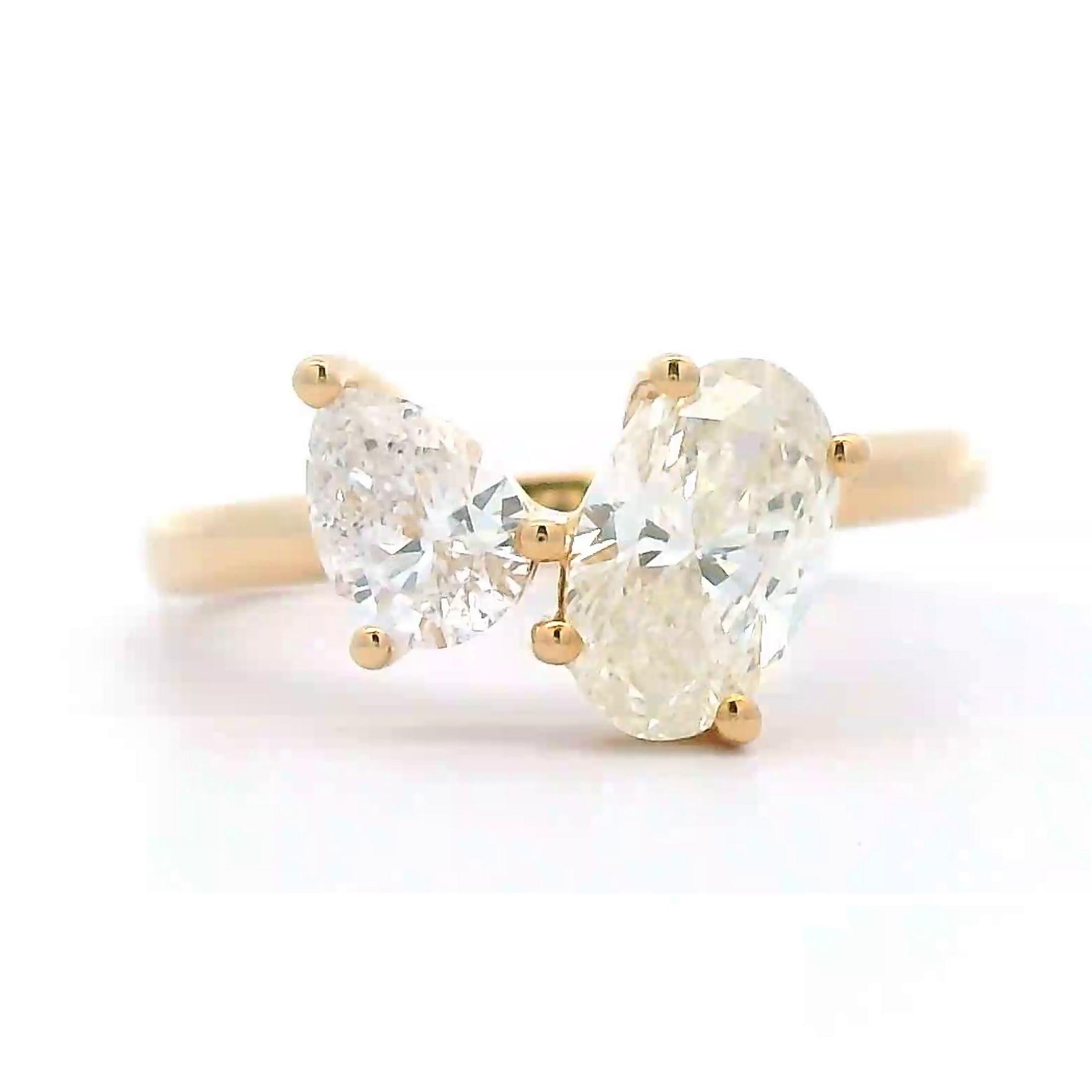Contemporary Alexander Beverly Hills 1.47ct Oval & Pear Diamond Toi Et Moi Ring 18k For Sale