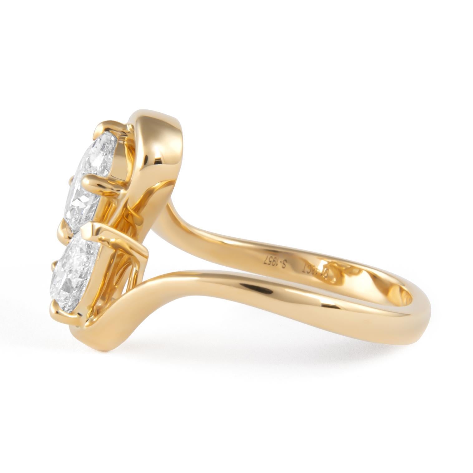 Contemporain Alexander Beverly Hills, bague Toi et Moi en or 18 carats avec diamants de forme ovale et poire de 1,48 carat en vente