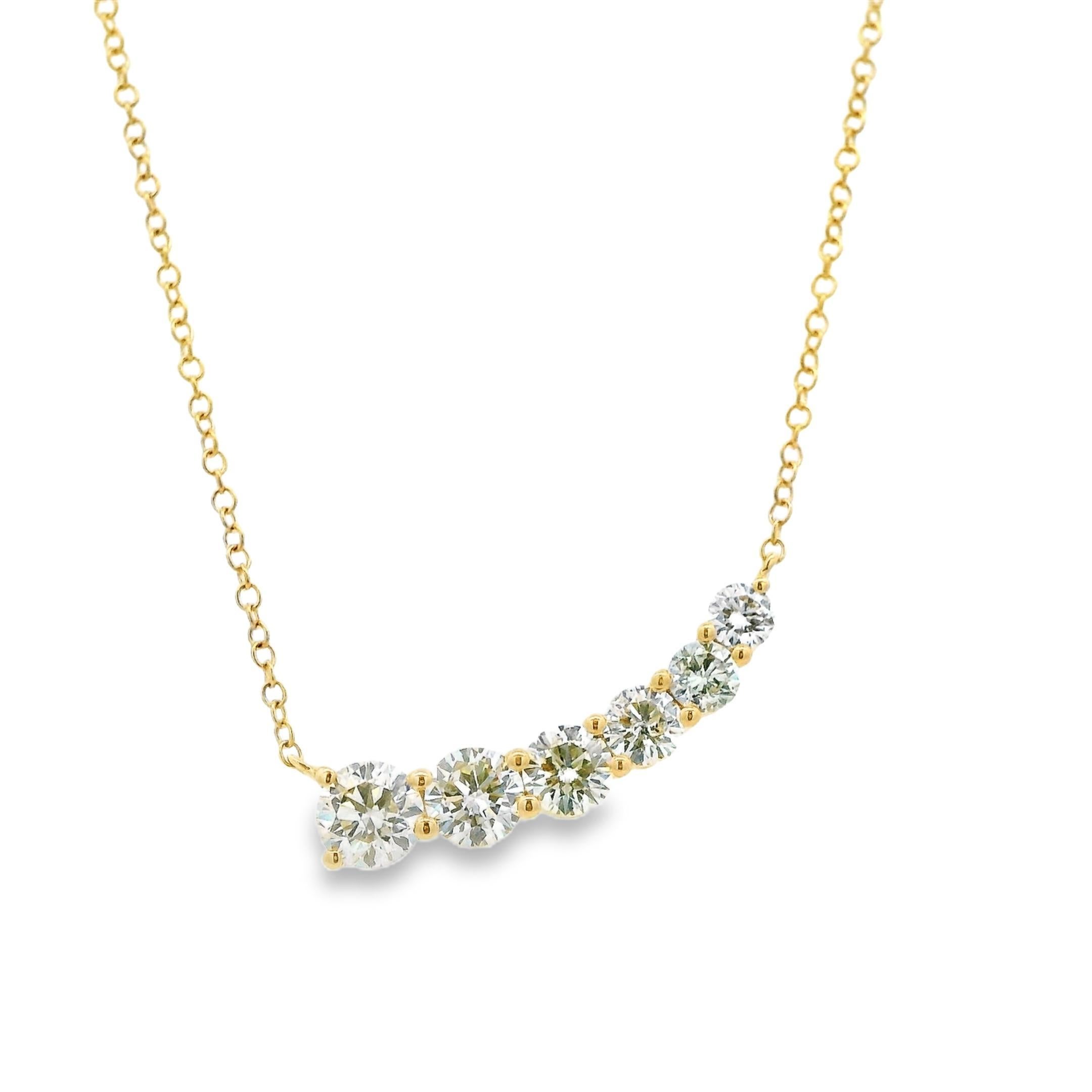 Superbe collier pendentif en diamant naturel. Par Alexander Beverly Hills.
6 diamants ronds de taille brillant, 1,50 carats. Couleur approximative I/J et pureté VS2/SI1. Or jaune 18k, 3.55 grammes, 16-18 pouces.
Sur demande, une évaluation numérique