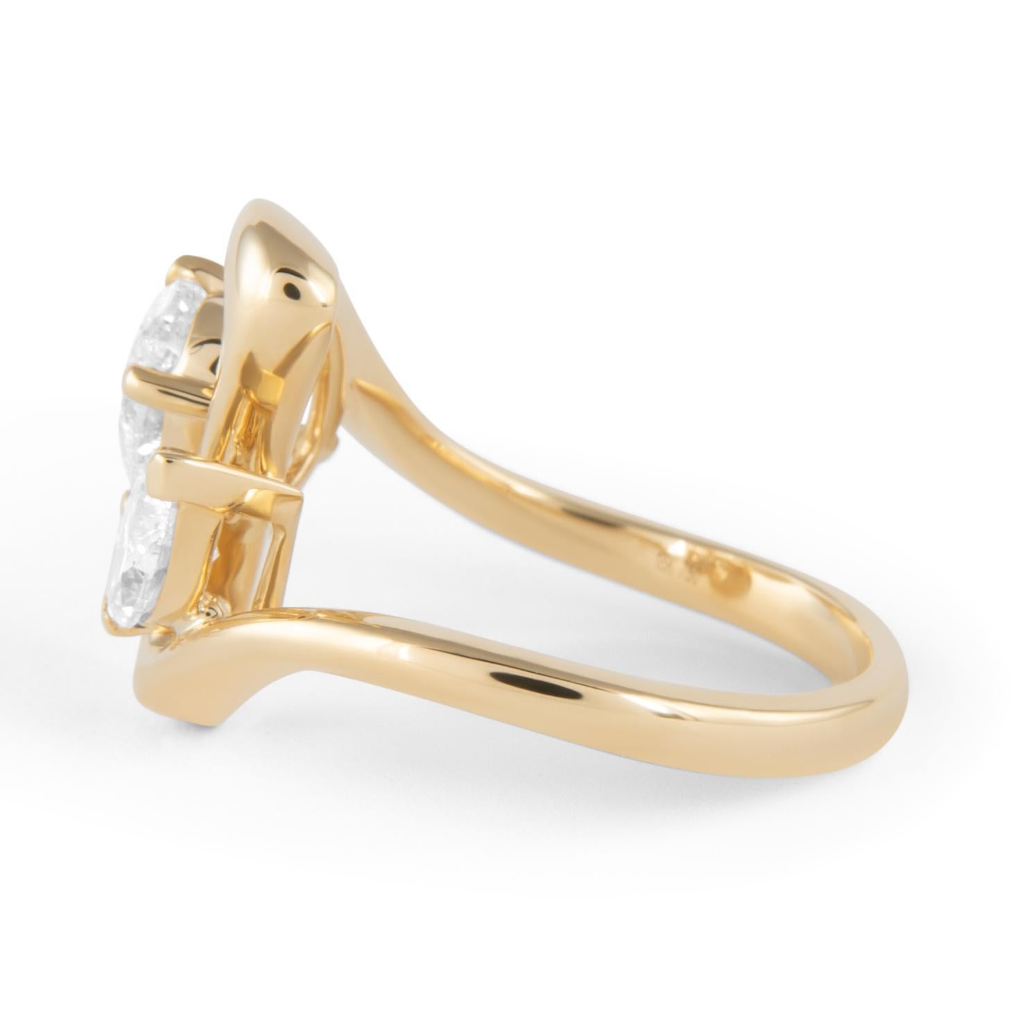Contemporary Alexander Beverly Hills 1.53ct Oval & Marquise Diamond Toi Et Moi Ring 18k For Sale