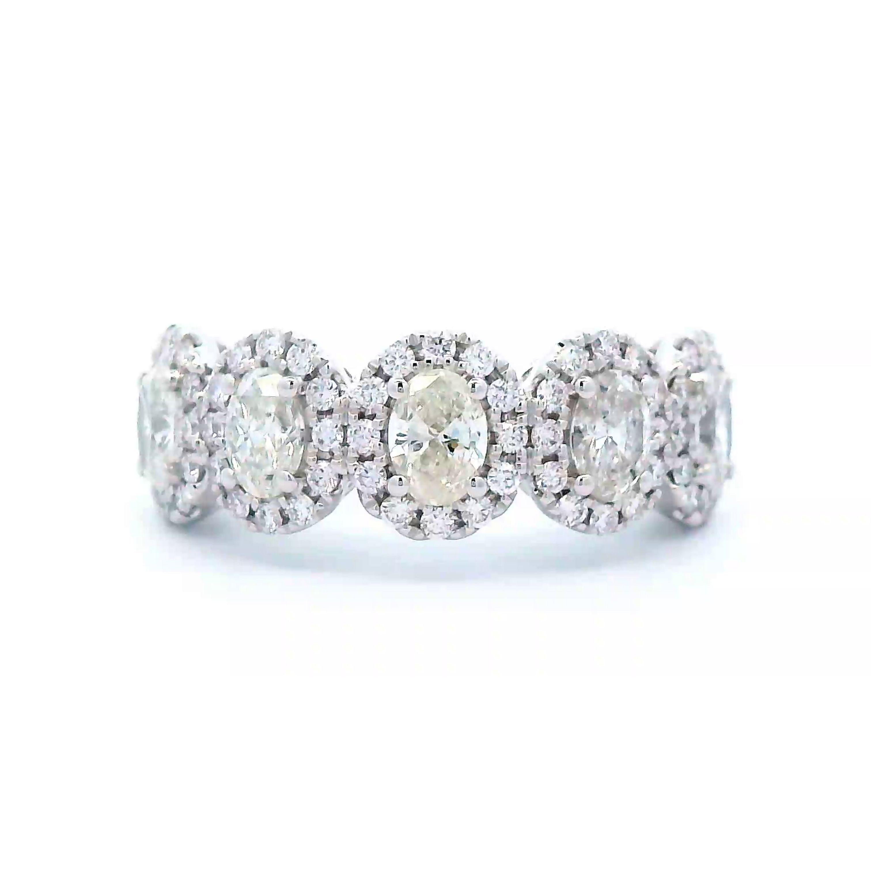 Alexander Beverly Hills Media alianza de diamantes ovalados 1,64 ct Oro blanco 18k Contemporáneo en venta