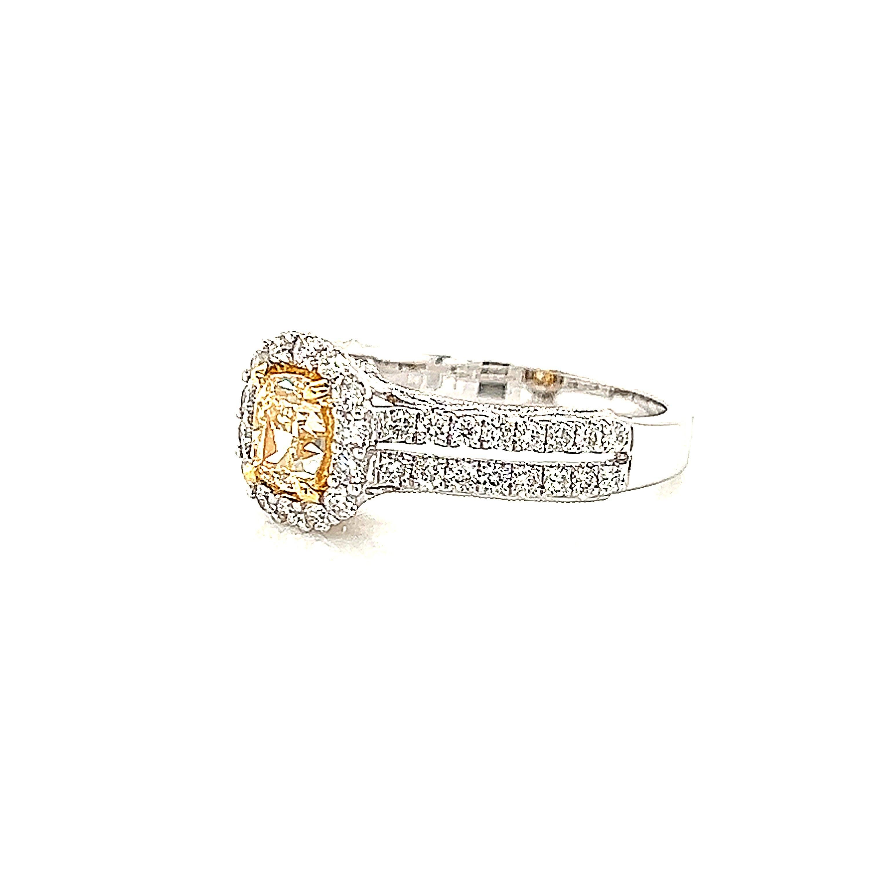 Alexander Beverly Hills 1,67 Karat Ausgefallener gelber VVS2 Kissenschliff Diamant Halo-Ring 18k (Zeitgenössisch) im Angebot
