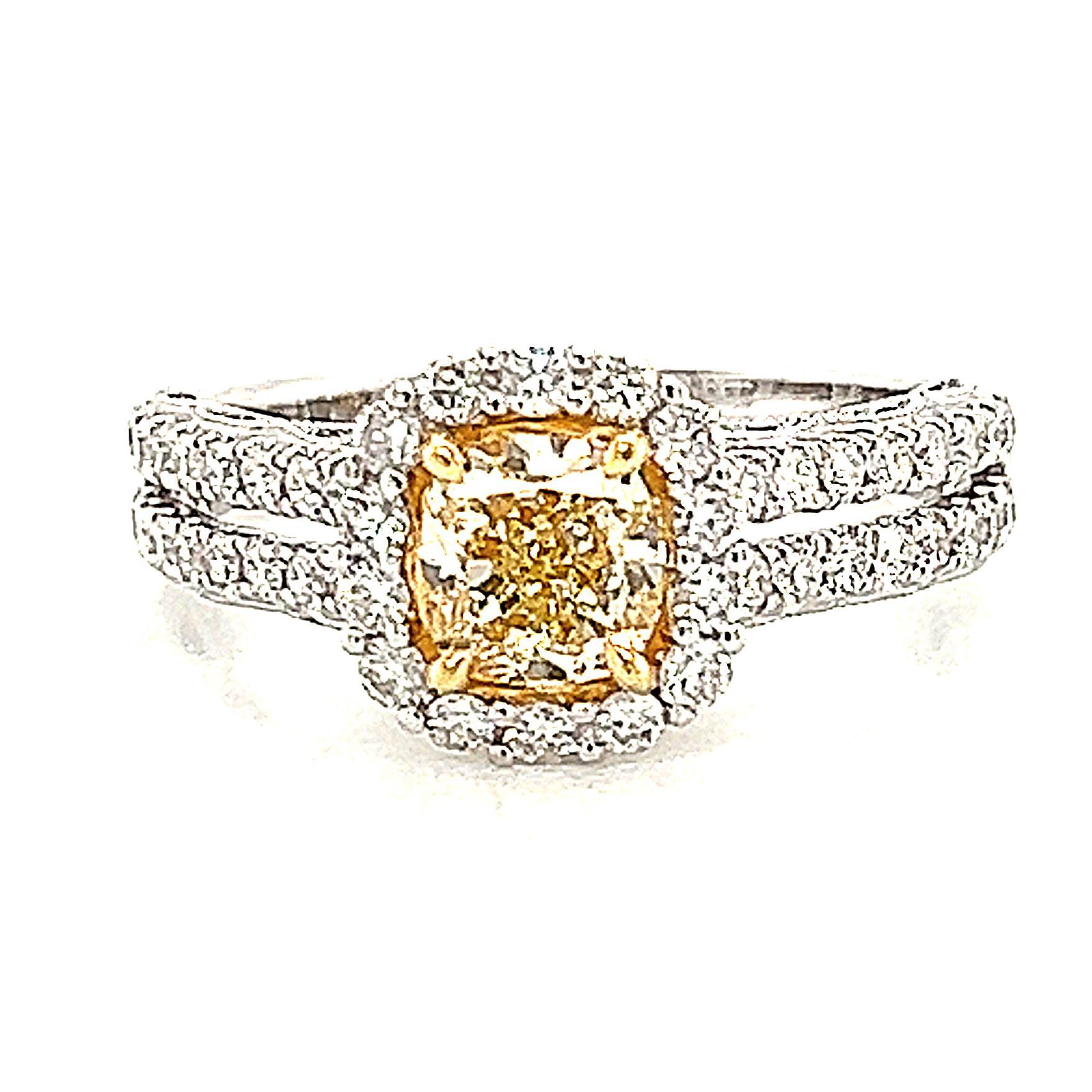 Alexander Beverly Hills 1,67 Karat Ausgefallener gelber VVS2 Kissenschliff Diamant Halo-Ring 18k im Zustand „Neu“ im Angebot in BEVERLY HILLS, CA