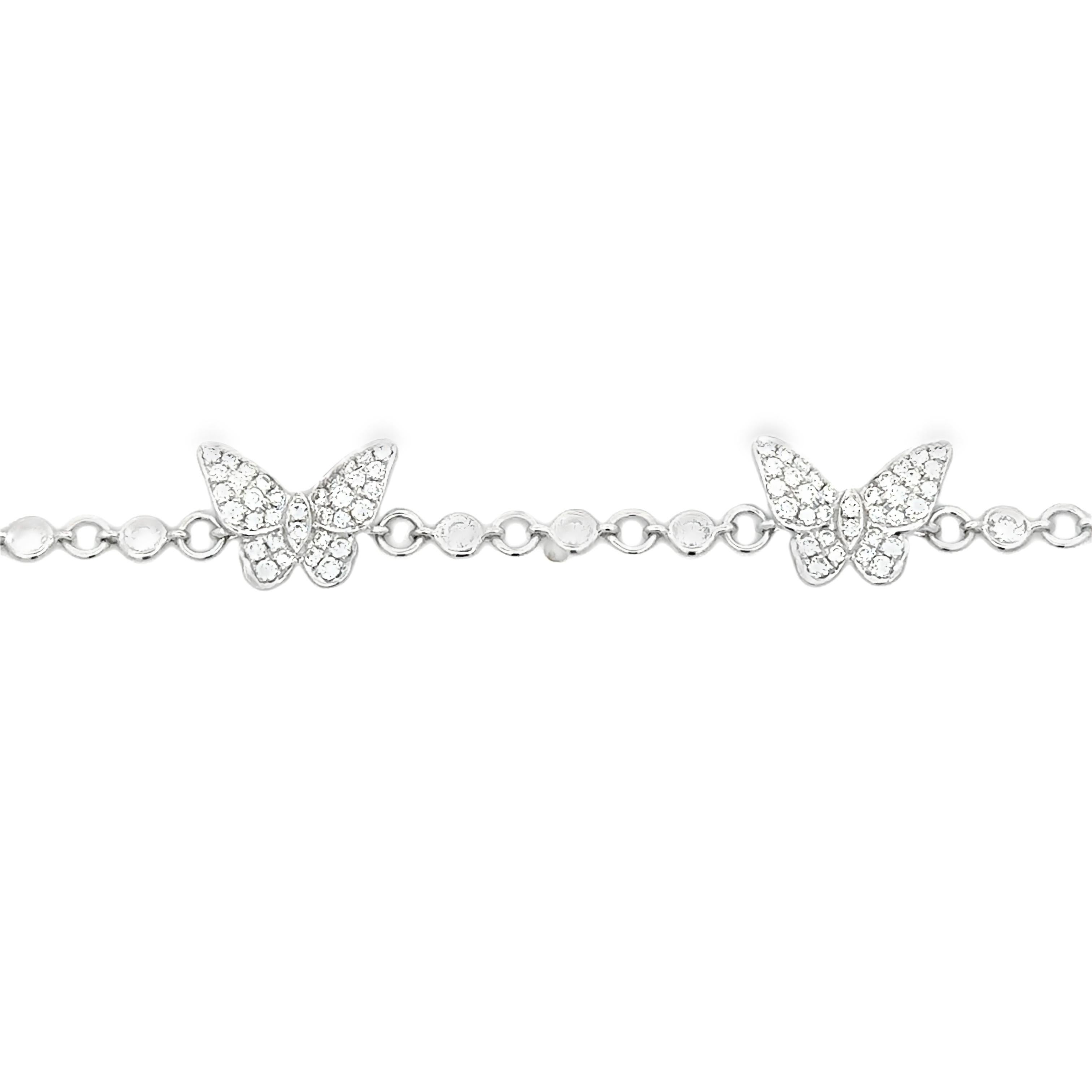 Bellissimo bracciale petit butterfly di Alexander Beverly Hills.
194 diamanti rotondi, 1,68 carati in totale. Colore F/G e purezza VS. Incastonato in oro bianco 18 carati, 7,14 grammi, 6,5-7 pollici.
Su richiesta, una valutazione digitale aggiornata