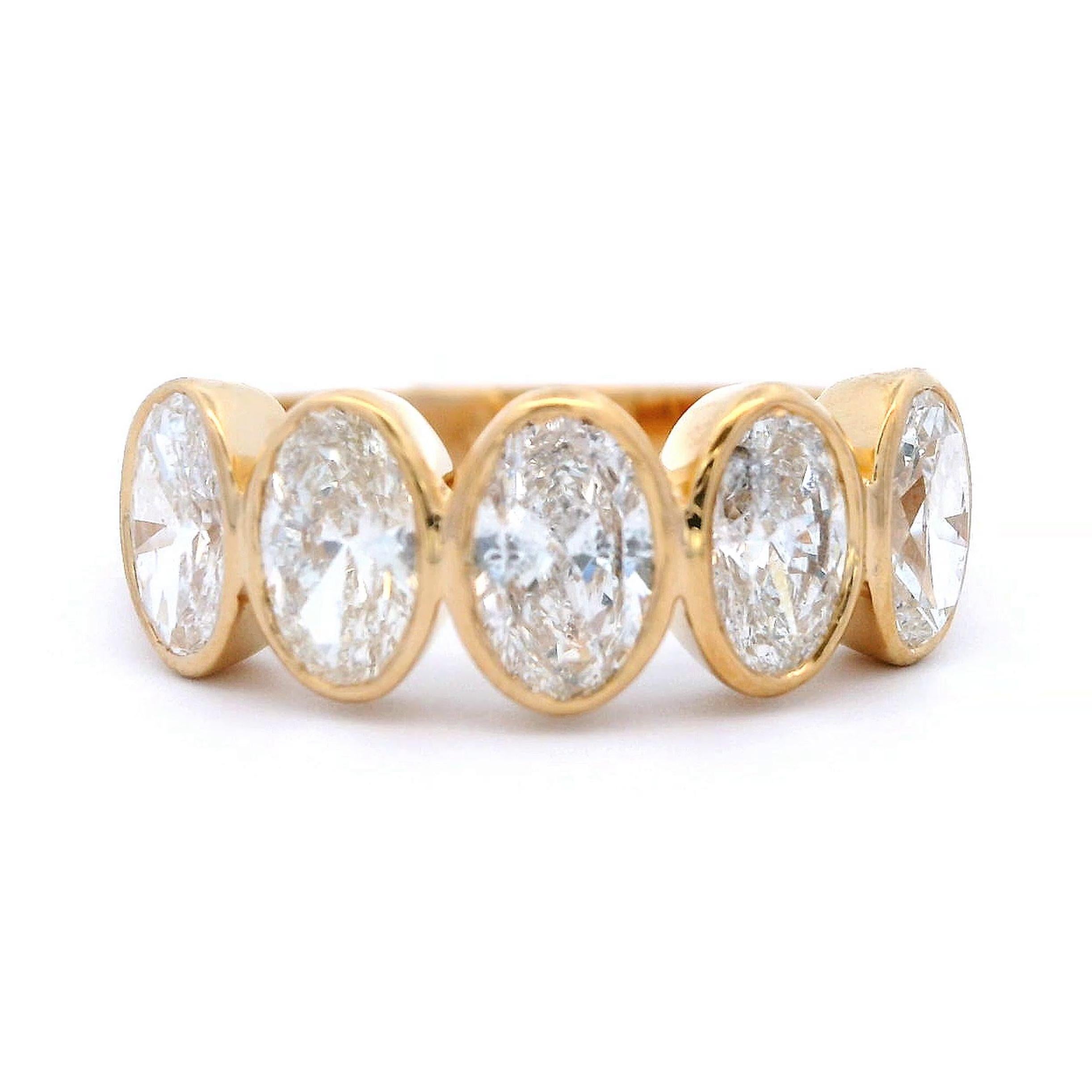 Oval Cut Alexander Beverly Hills 1.69ct Oval Diamond Half Eternity Band 18k Yellow Gold For Sale