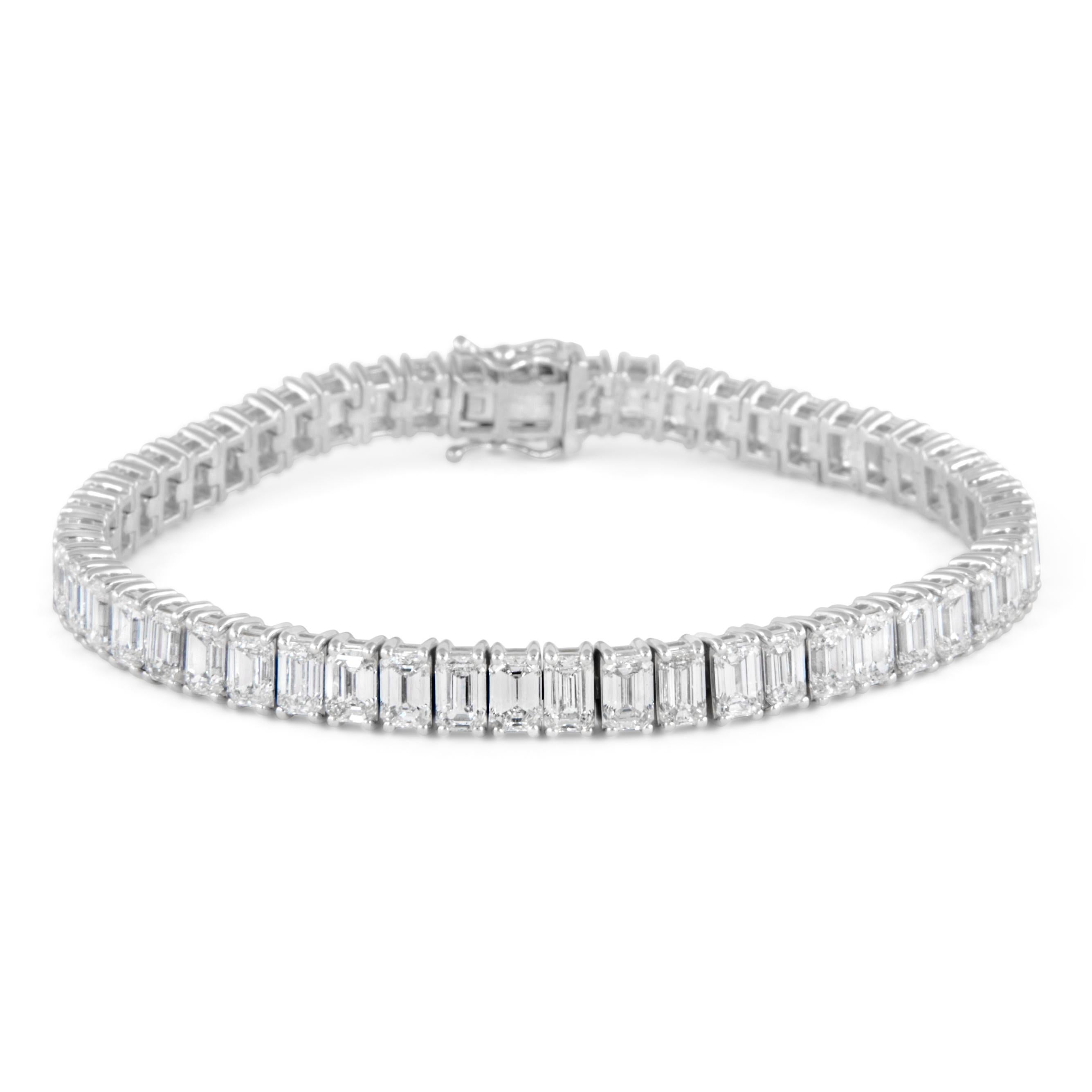 Alexander Beverly Hills Pulsera de tenis con diamantes talla esmeralda de 17,10 ct y 18k Corte esmeralda en venta