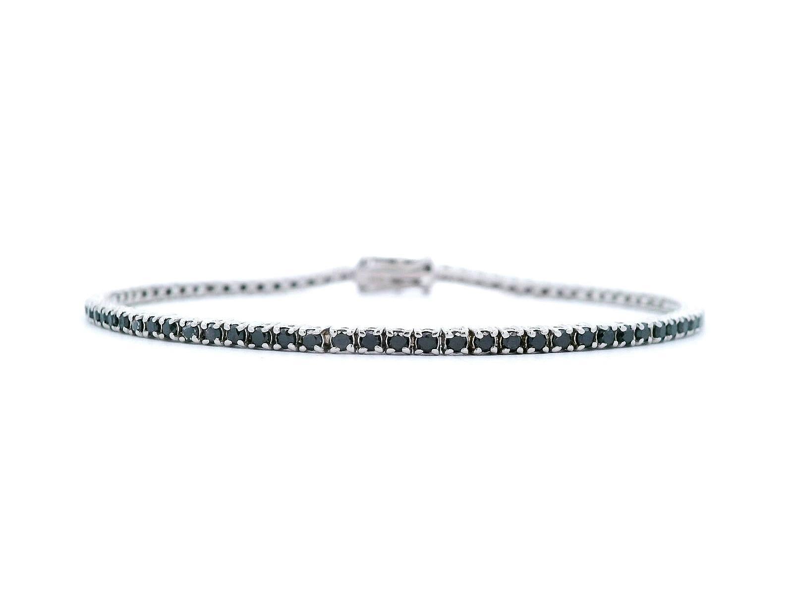 Alexander Beverly Hills: Weißgold-Tennisarmband mit 1,77 Karat schwarzen Diamanten (Rundschliff) im Angebot