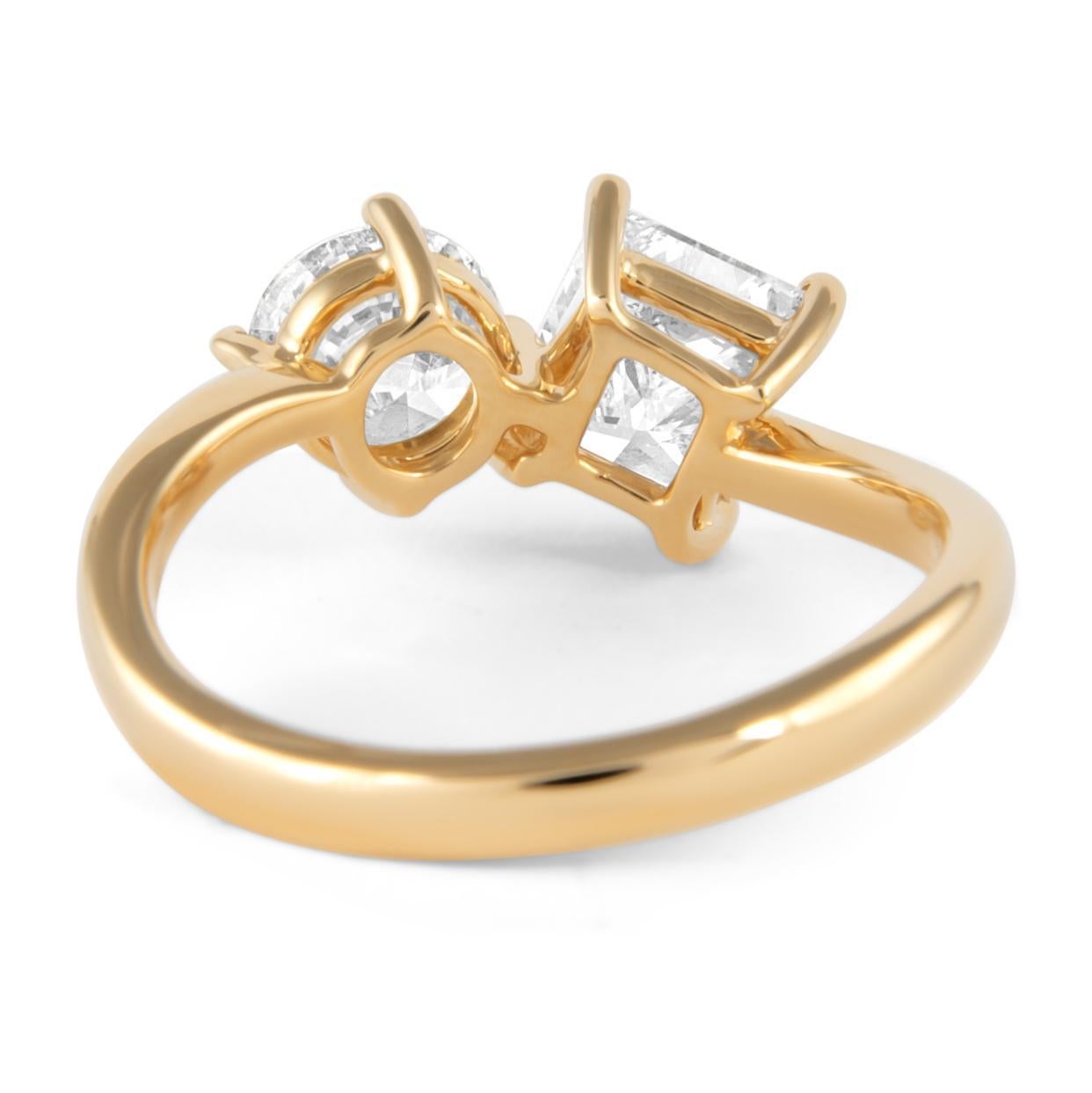 Alexander Beverly Hills 1,86 Karat Prinzessin & runder Diamant Toi Et Moi Ring 18k (Rundschliff) im Angebot
