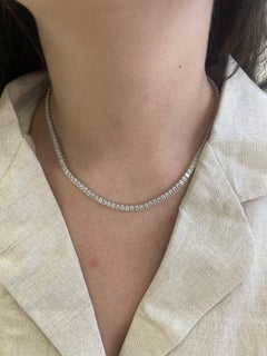 Alexander Beverly Hills 19,79ct Radiant Diamond Tennis Necklace Oro bianco 18k