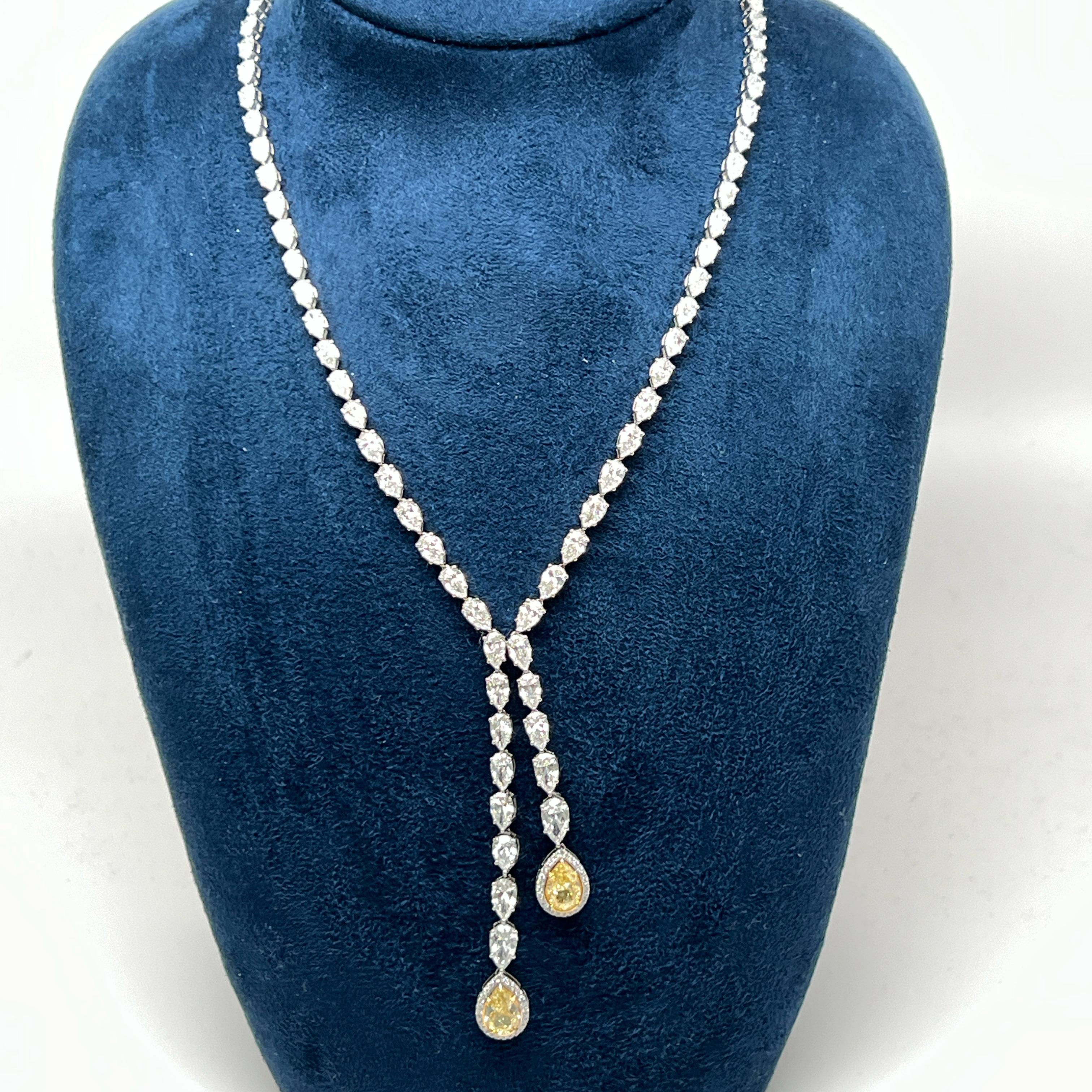 Contemporaneo Alexander Beverly Hills 19ct Fancy Yellow & Pear Diamond Collana a goccia in oro 18k in vendita