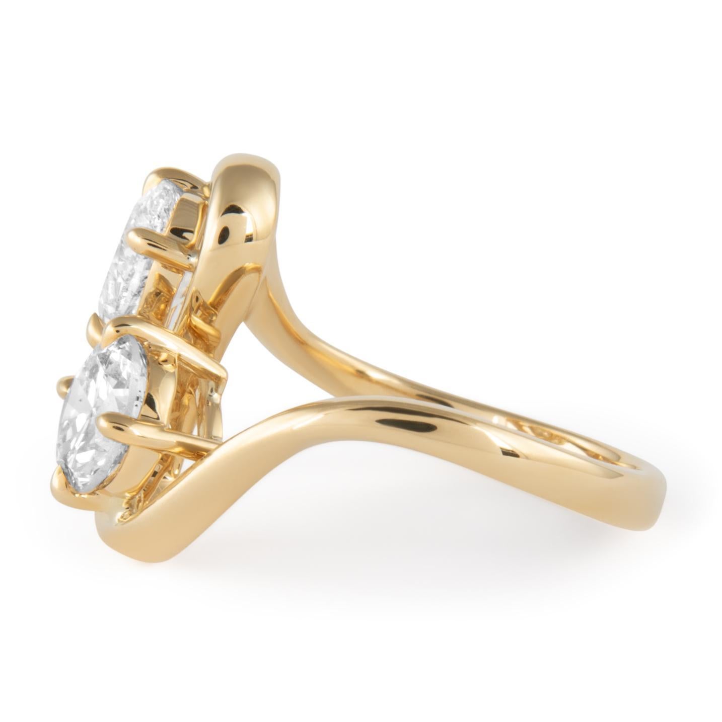 Contemporary Alexander Beverly Hills 2.13ct Oval & Round Diamond Toi Et Moi Ring 18k For Sale