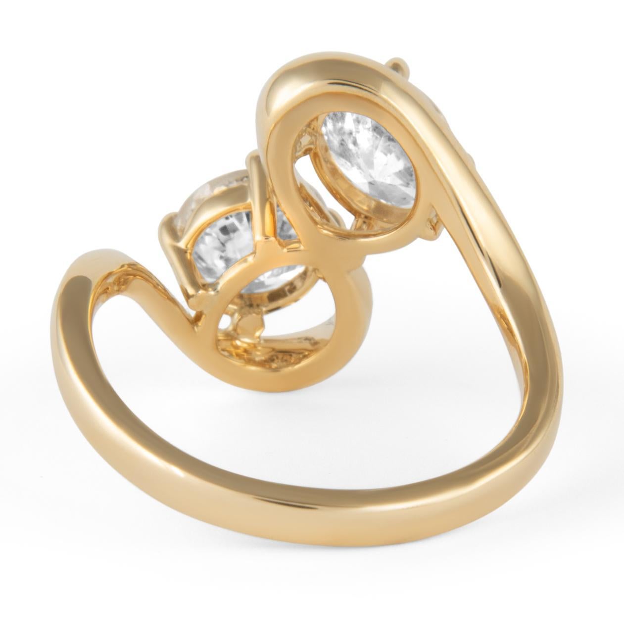 Oval Cut Alexander Beverly Hills 2.13ct Oval & Round Diamond Toi Et Moi Ring 18k For Sale