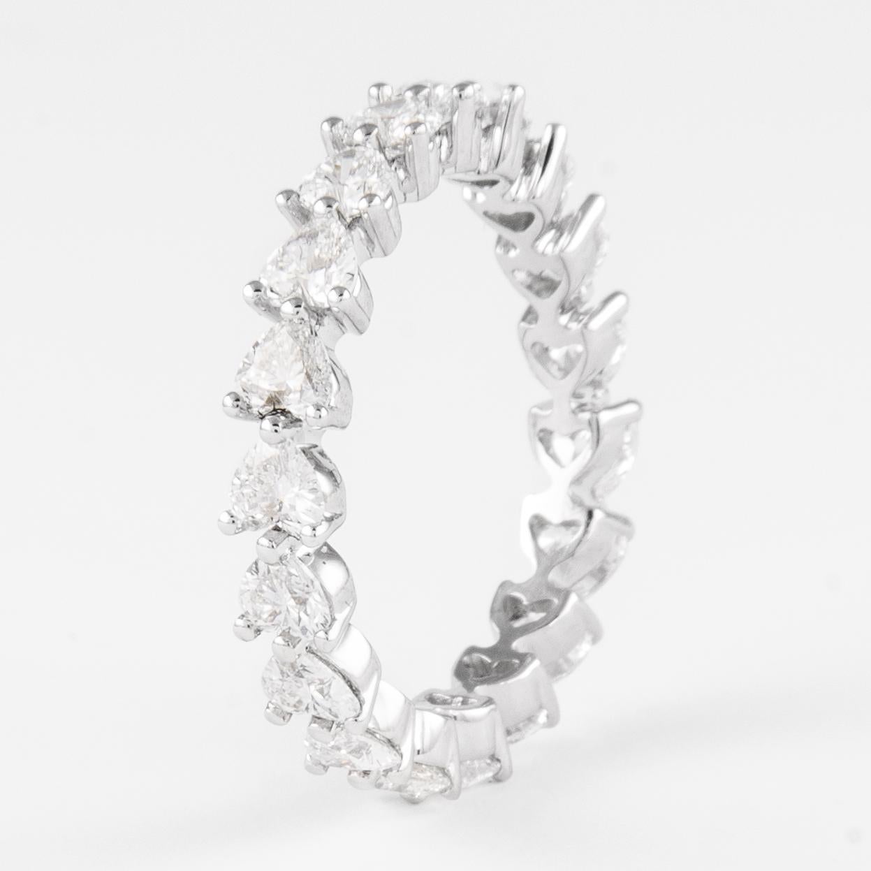 Contemporary Alexander Beverly Hills 2.14ct Heart Diamond D-F VVS Eternity Band Platinum 5.75 For Sale