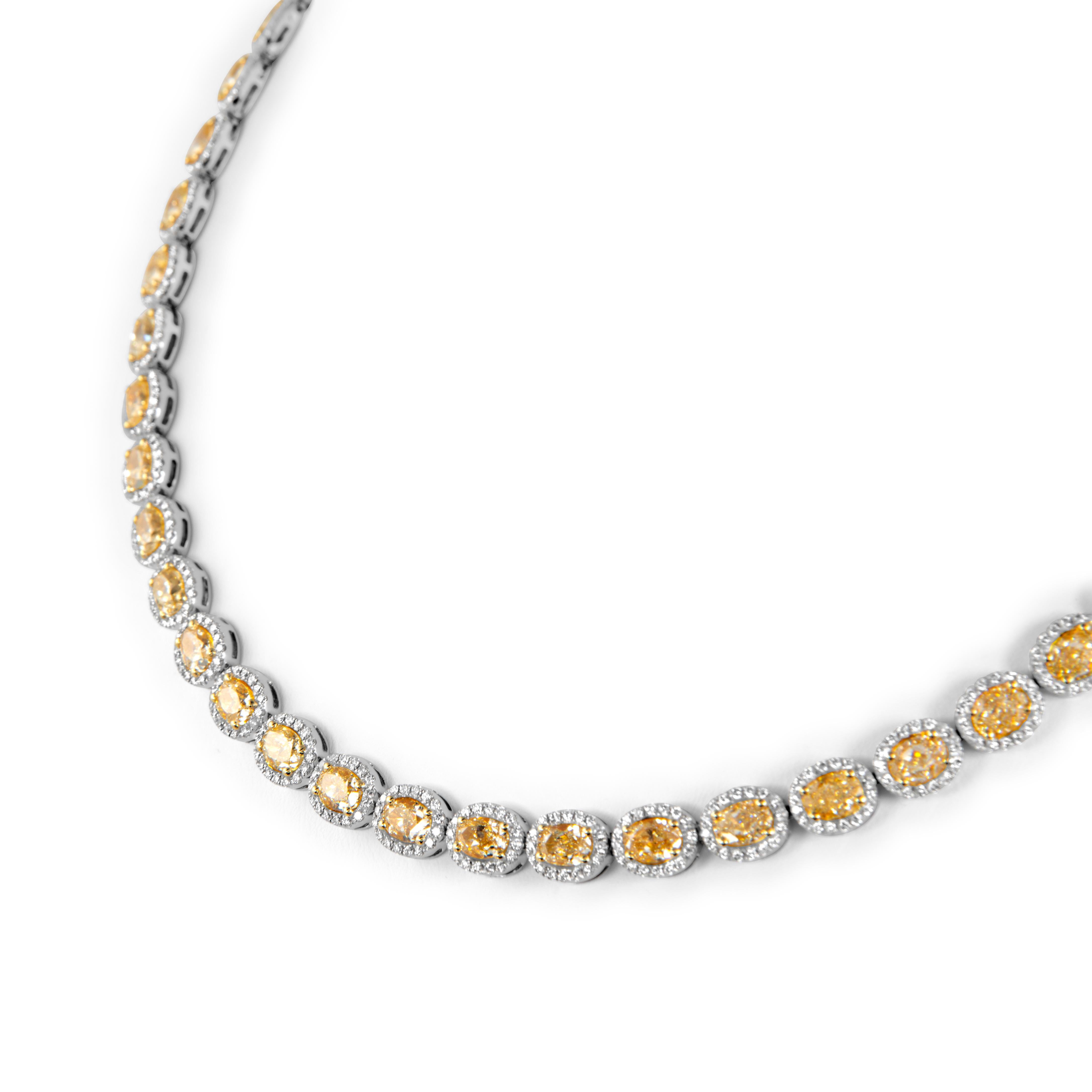 Moderne Alexander Beverly Hills Collier de diamants jaunes ovales 22,37 carats avec halo 18 carats en vente