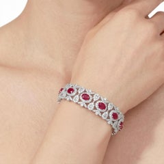 Bracelet Alexander Beverly Hills en rubis et diamants de 25,20 carats, en or blanc 18 carats