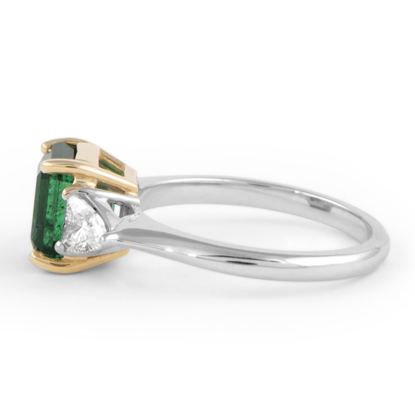 Taglio smeraldo Alexander Beverly Hills - Anello a tre pietre con smeraldo e diamante - Oro bianco 18k in vendita