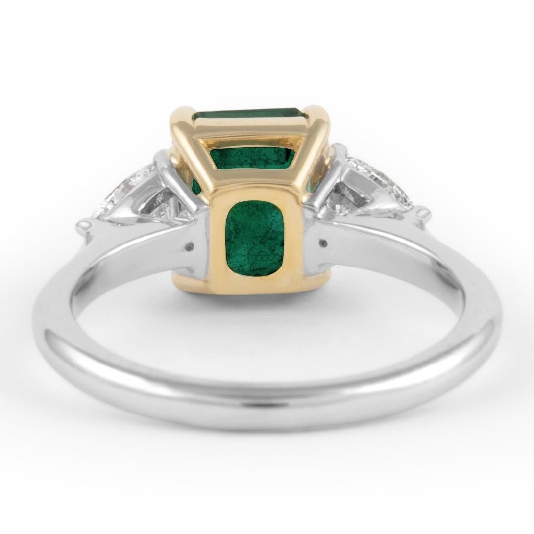 Alexander Beverly Hills - Anello a tre pietre con smeraldo e diamante - Oro bianco 18k In condizioni Nuovo in vendita a BEVERLY HILLS, CA
