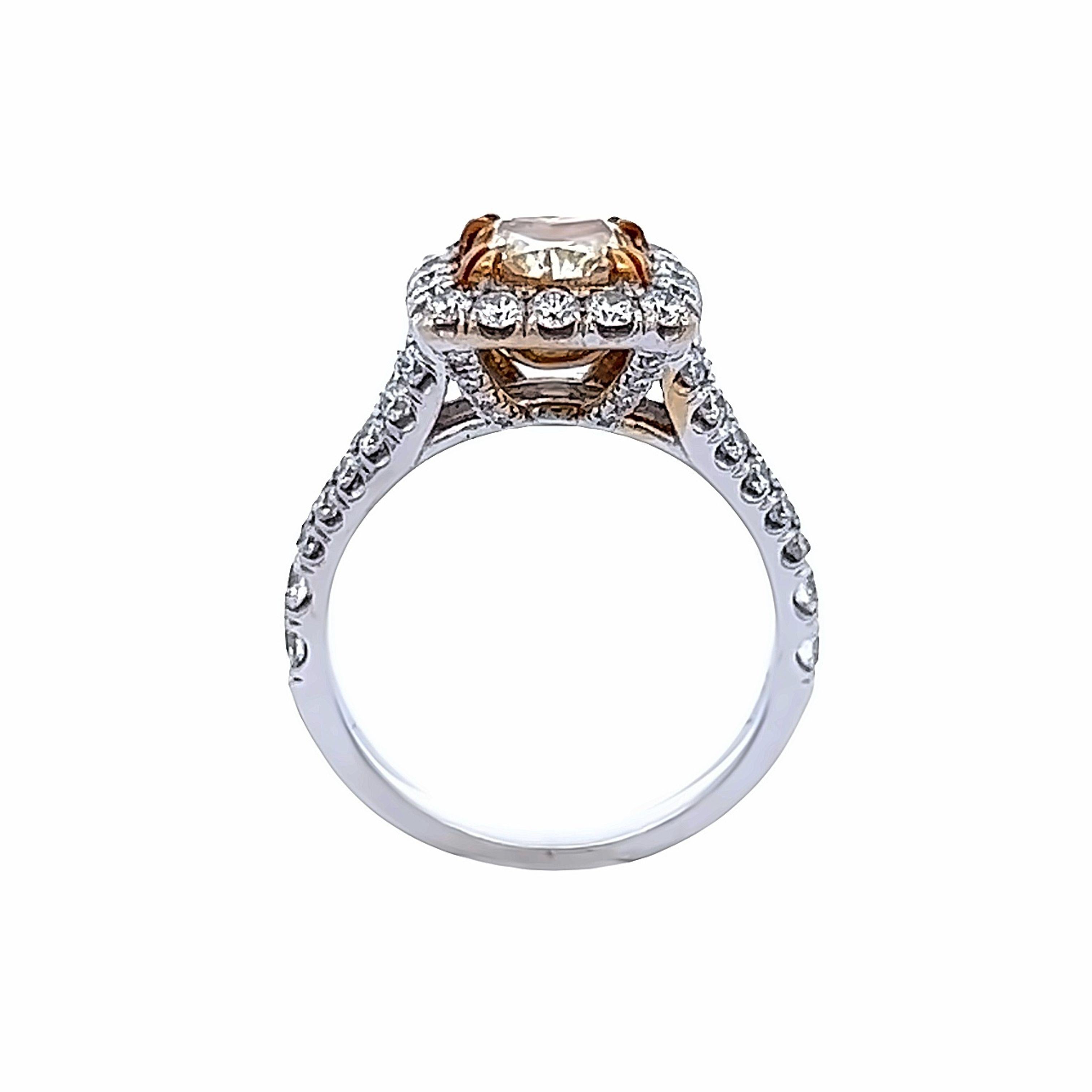 Taglio cuscino Alexander Beverly Hills Anello di diamanti a cuscino giallo intenso da 2,58 carati 18k in vendita