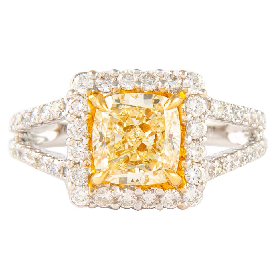Alexander Beverly Hills 2.72ctt Fancy Yellow Cushion Diamond with Halo Ring 18k
