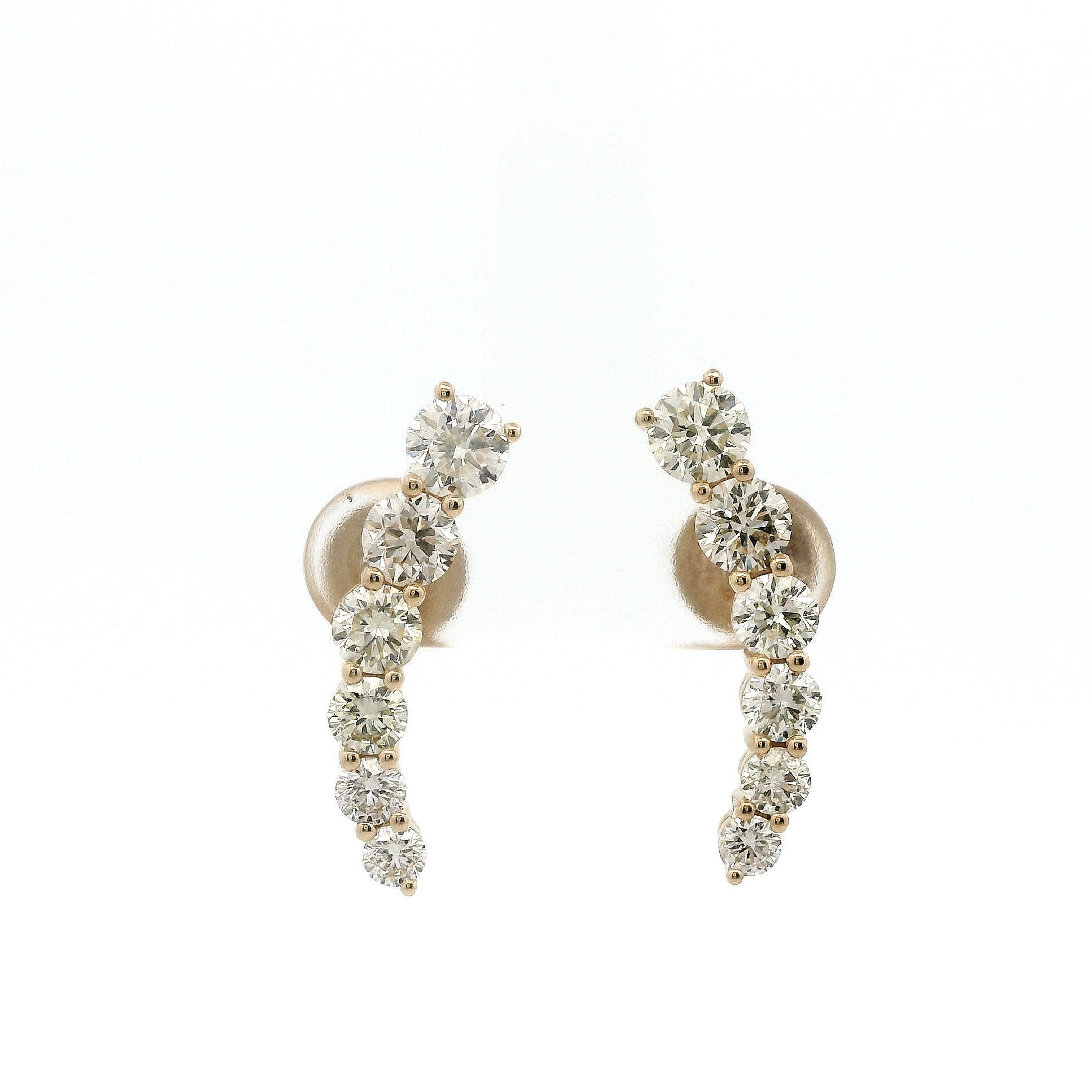Alexander Beverly Hills Pendientes de oro amarillo de 18 quilates con diamantes curvos de 2,77 quilates Contemporáneo en venta