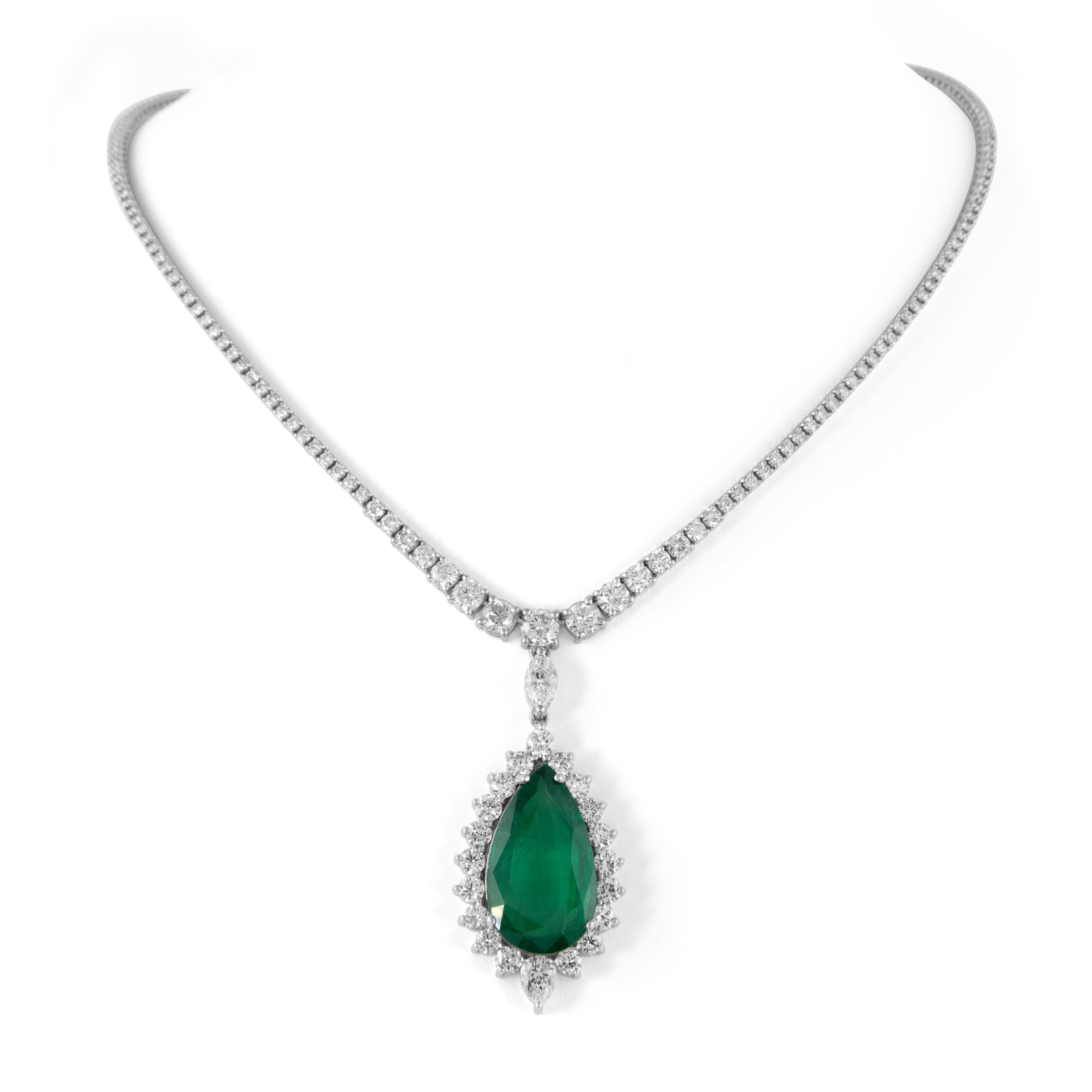 Taglio a goccia Alexander Beverly Hills - Collana tennis con smeraldo e diamante da 27.91 carati in vendita