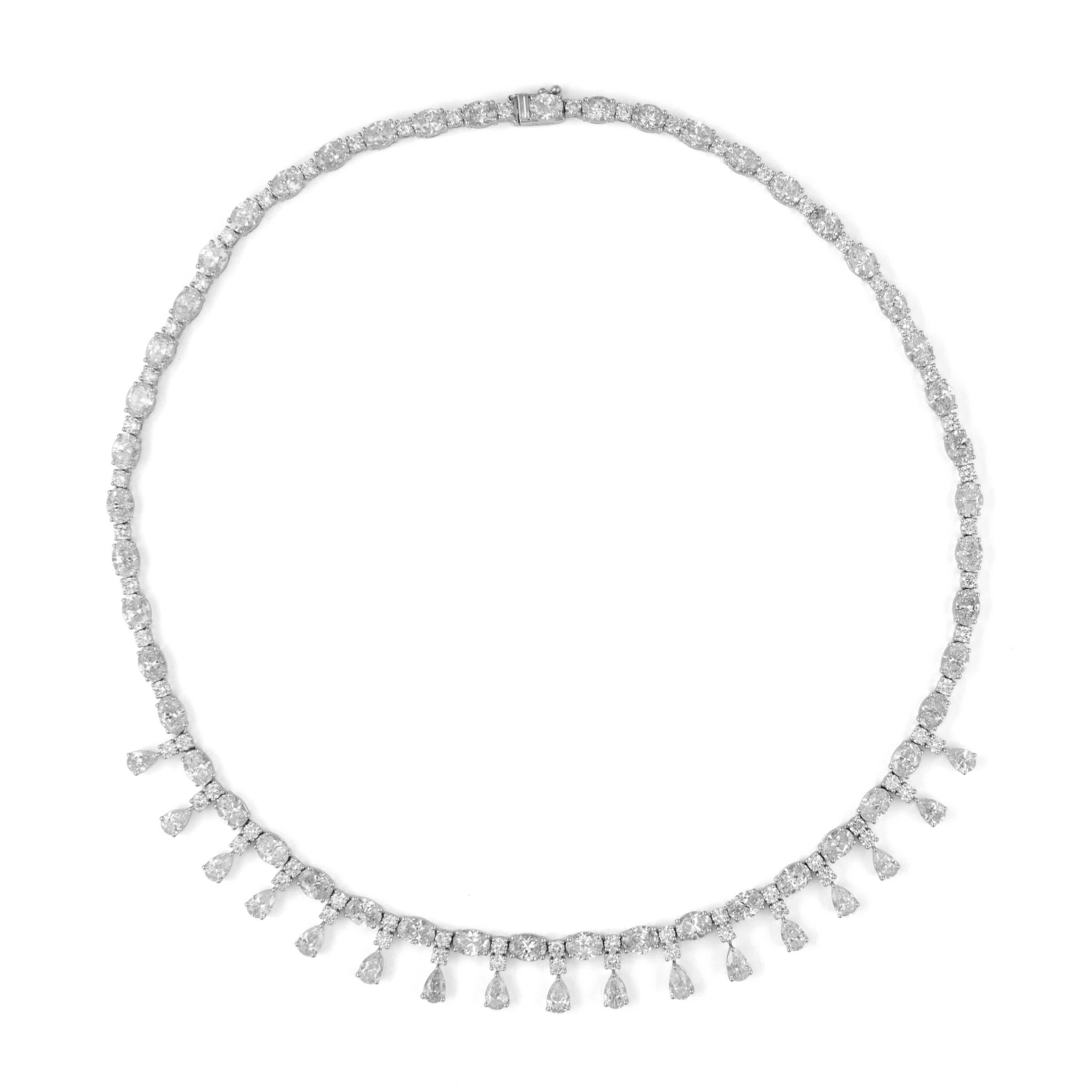 Contemporaneo Alexander Beverly Hills 28,12ct Grand Multi Diamond Collana in oro bianco 18k in vendita