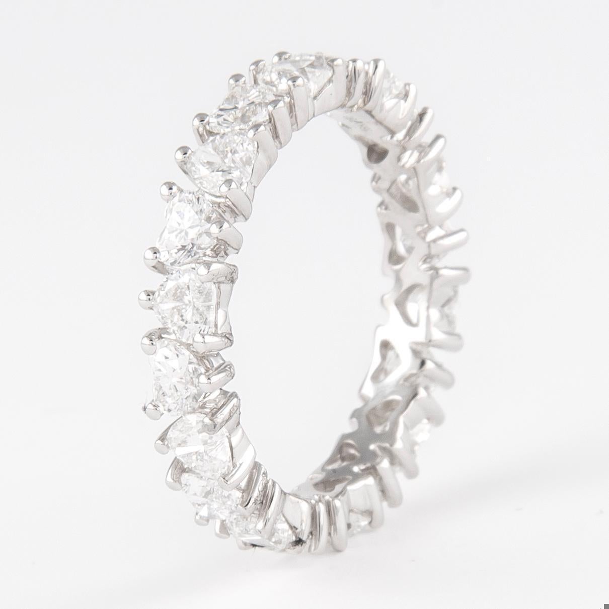 Contemporary Alexander Beverly Hills 2.82ct Heart Diamond D/E VVS Eternity Band 18k For Sale