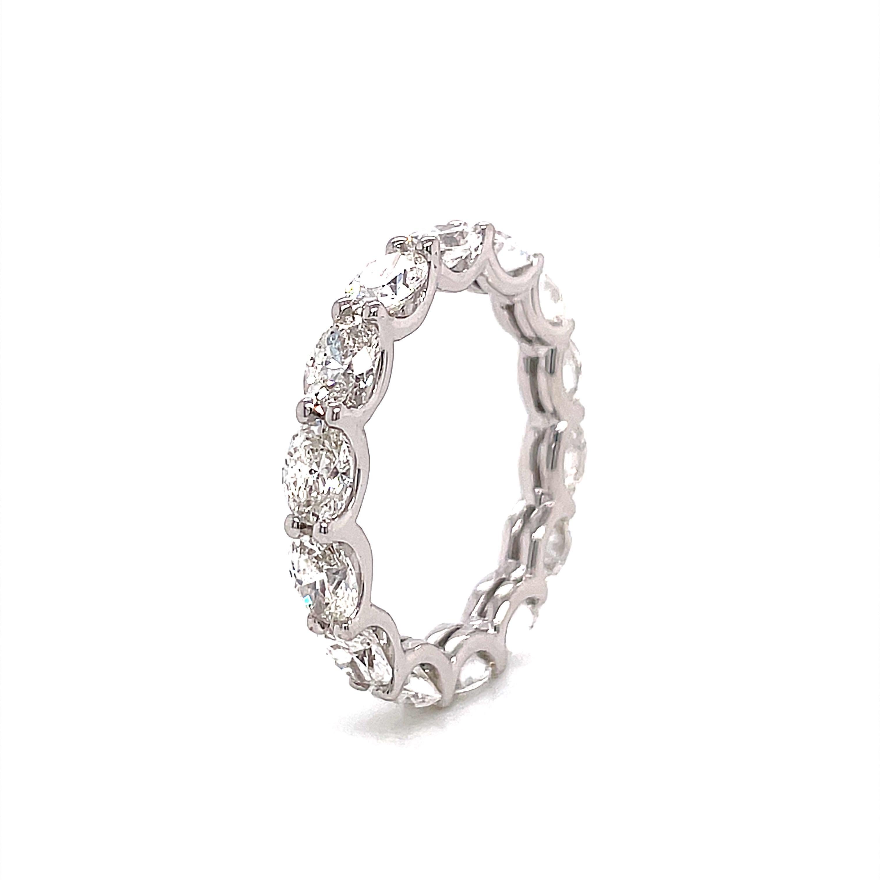 Contemporary Alexander Beverly Hills 3.23ct Oval Cut Diamond East West Eternity Band 18k S.5 For Sale