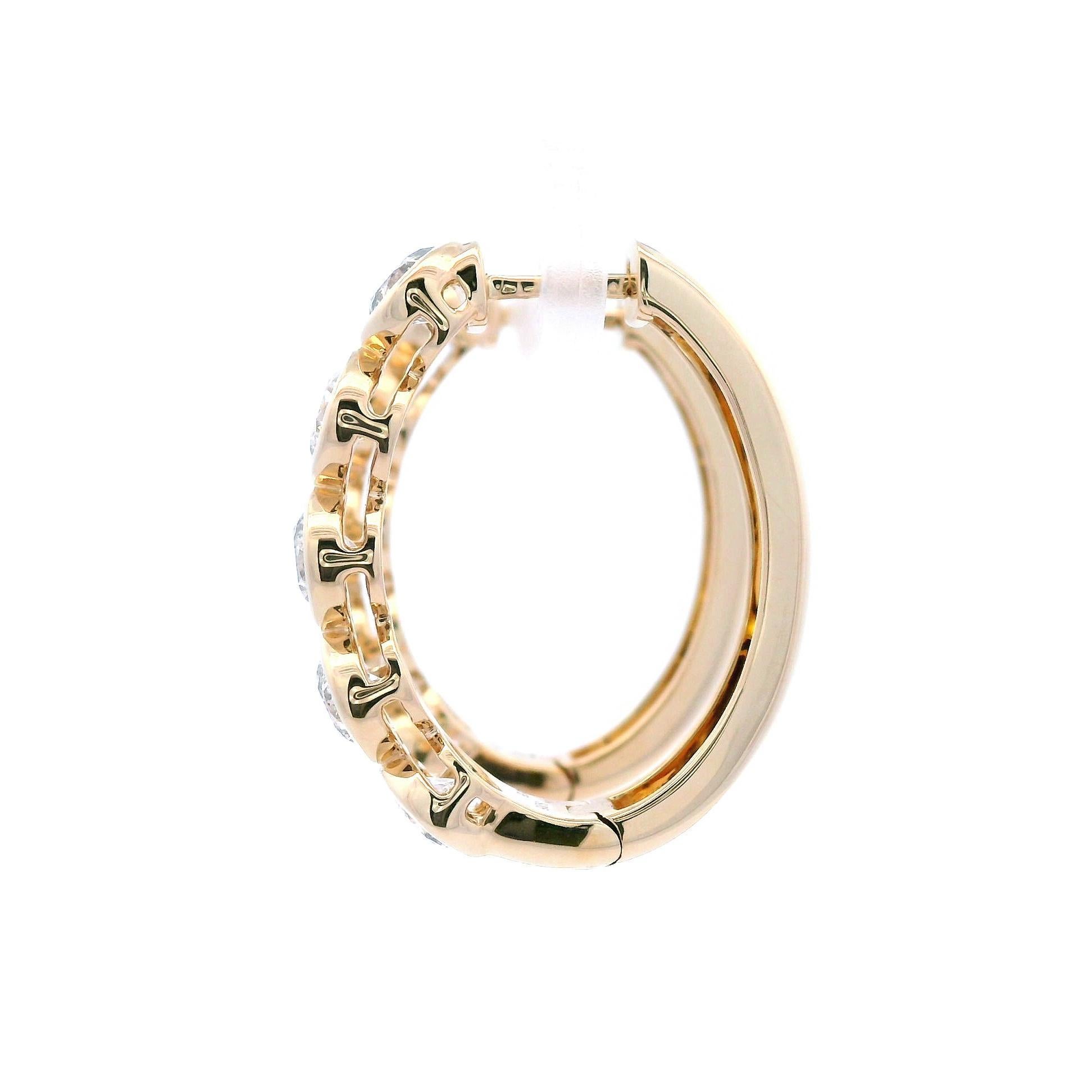 Contemporain Alexander Beverly Hills, boucles d'oreilles en or jaune avec diamants 3.26 carat sertis sur le chaton en vente